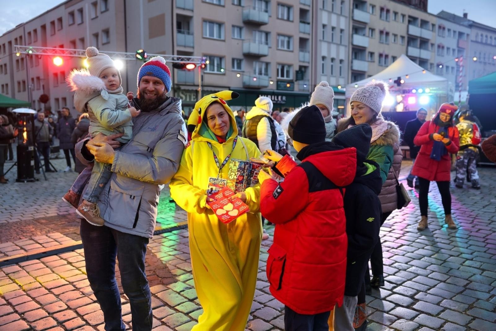 Zdjęcie w galerii na portalu naszraciborz.pl: 33. finał Wielkiej Orkiestry Świątecznej Pomocy za nami. Zobaczmy, jak wyglądał w Raciborzu wiadomości z regionu