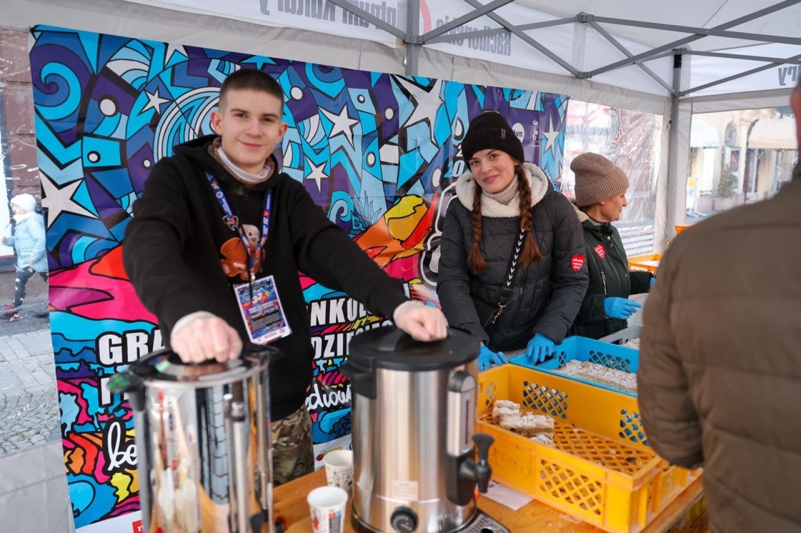 Zdjęcie w galerii na portalu naszraciborz.pl: 33. finał Wielkiej Orkiestry Świątecznej Pomocy za nami. Zobaczmy, jak wyglądał w Raciborzu wiadomości z regionu