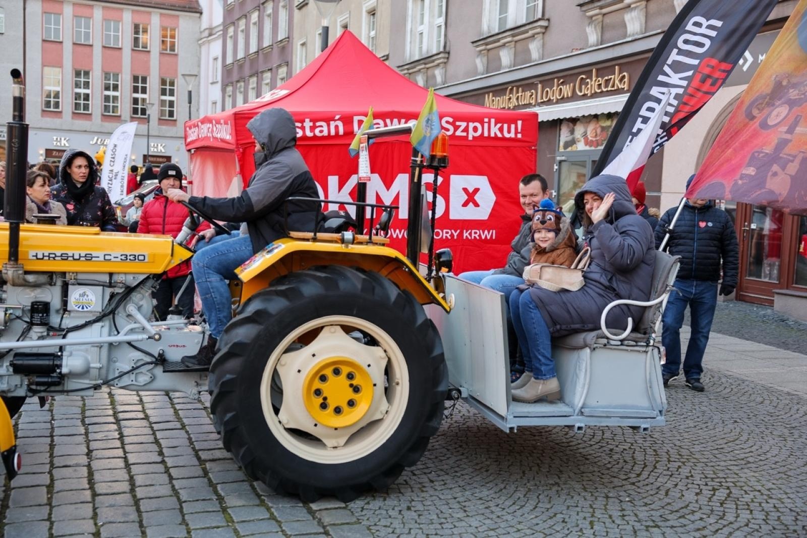 Zdjęcie w galerii na portalu naszraciborz.pl: 33. finał Wielkiej Orkiestry Świątecznej Pomocy za nami. Zobaczmy, jak wyglądał w Raciborzu wiadomości z regionu