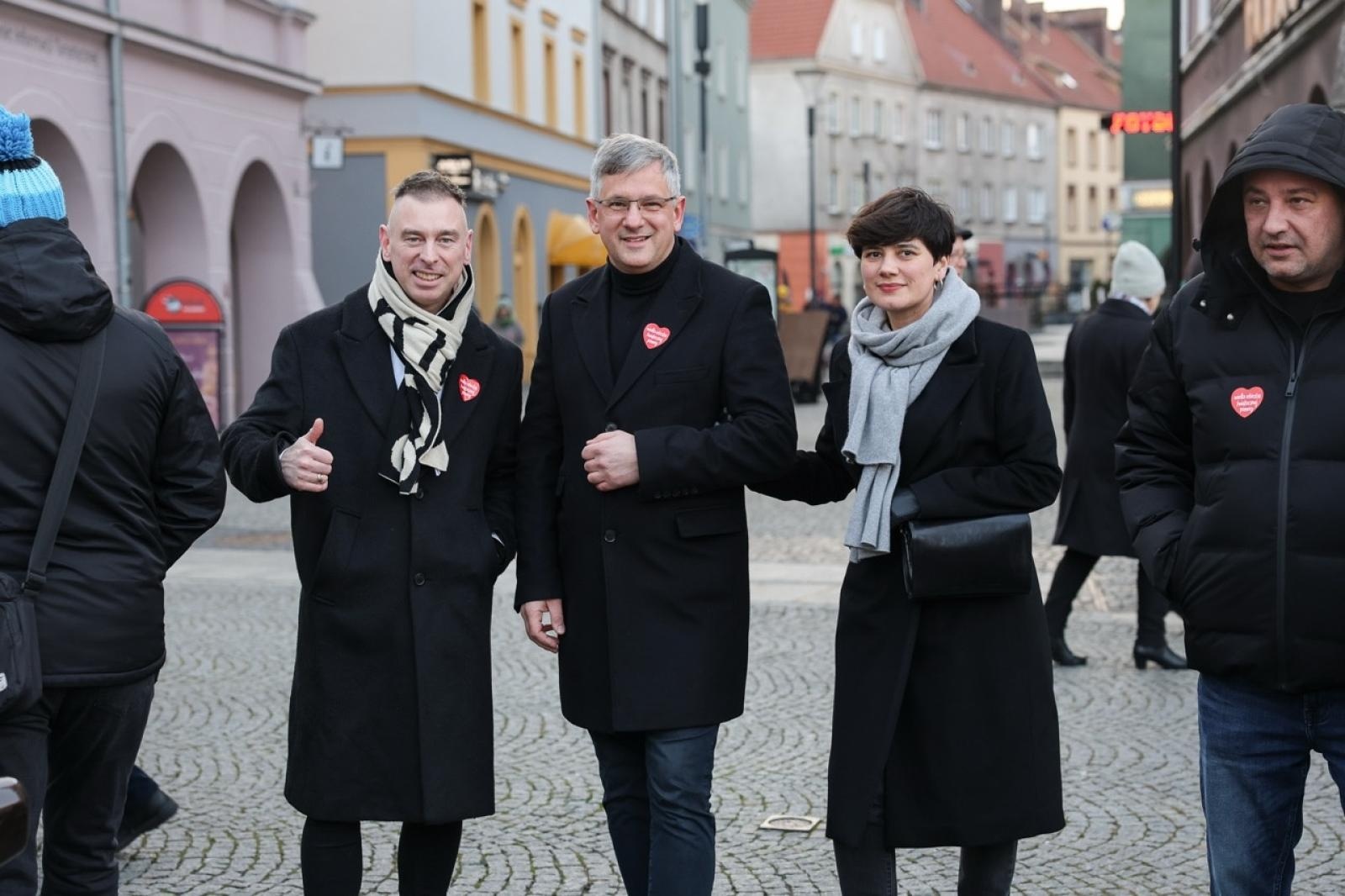 Zdjęcie w galerii na portalu naszraciborz.pl: 33. finał Wielkiej Orkiestry Świątecznej Pomocy za nami. Zobaczmy, jak wyglądał w Raciborzu wiadomości z regionu