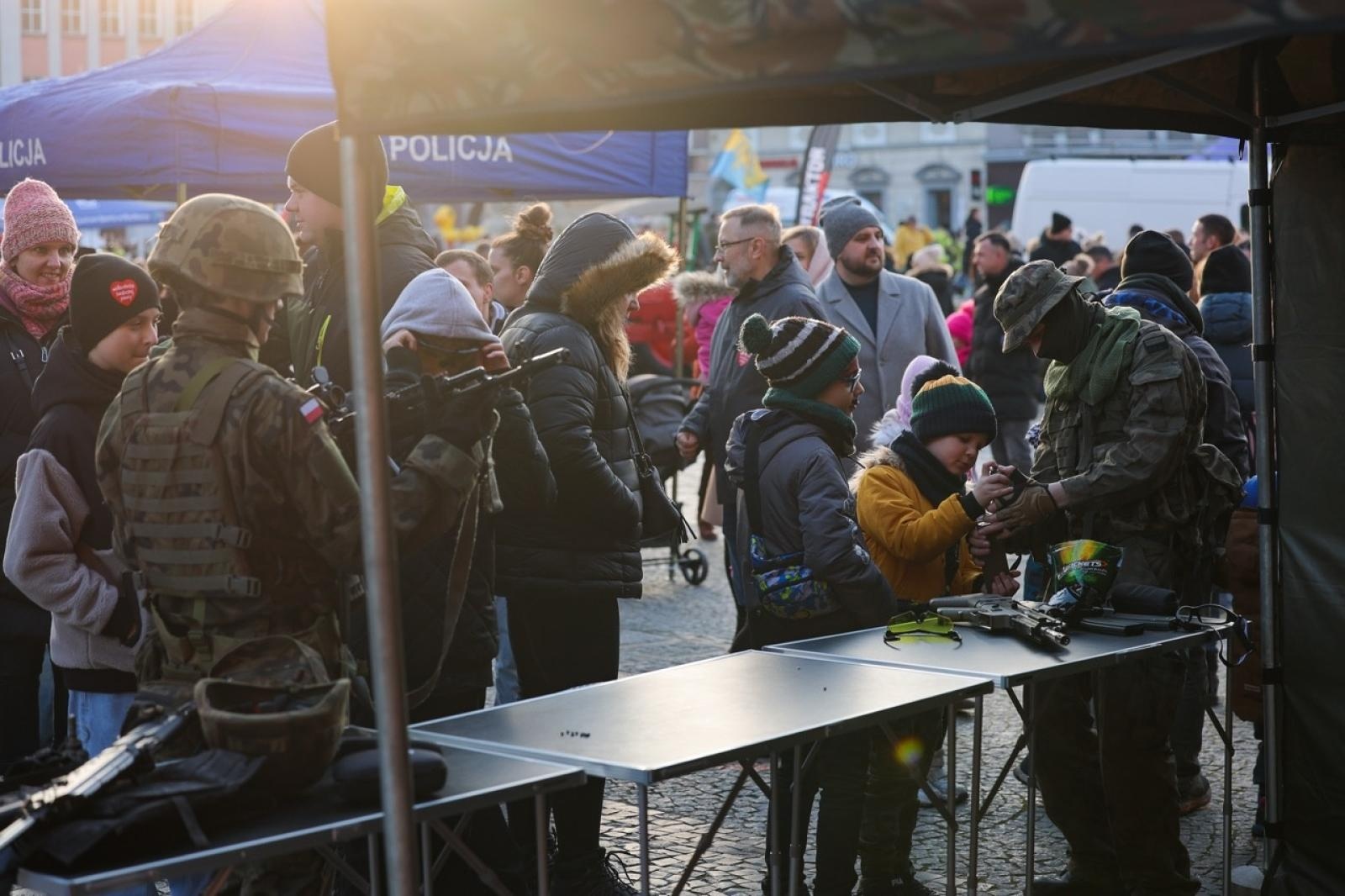 Zdjęcie w galerii na portalu naszraciborz.pl: 33. finał Wielkiej Orkiestry Świątecznej Pomocy za nami. Zobaczmy, jak wyglądał w Raciborzu wiadomości z regionu