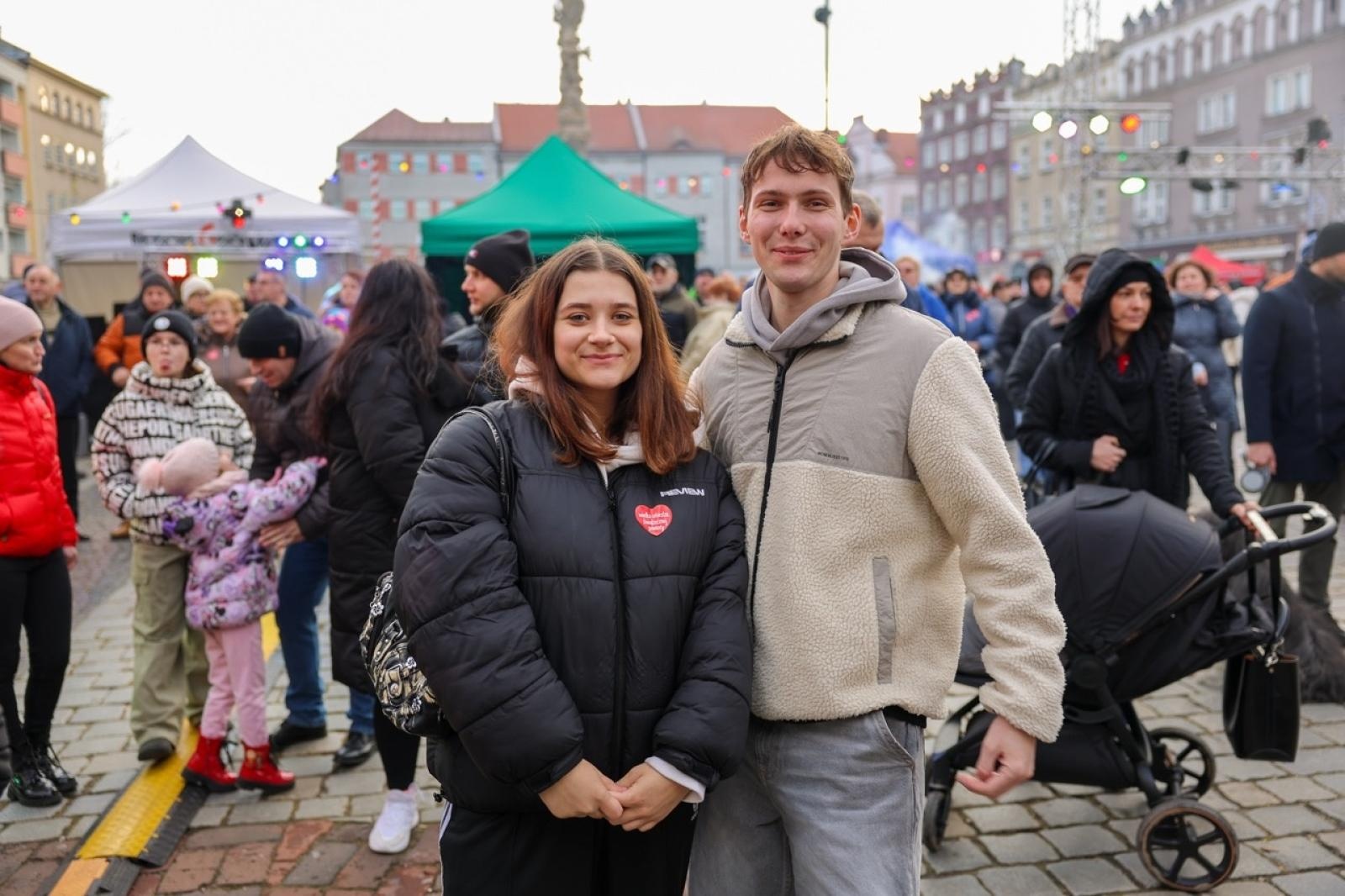 Zdjęcie w galerii na portalu naszraciborz.pl: 33. finał Wielkiej Orkiestry Świątecznej Pomocy za nami. Zobaczmy, jak wyglądał w Raciborzu wiadomości z regionu