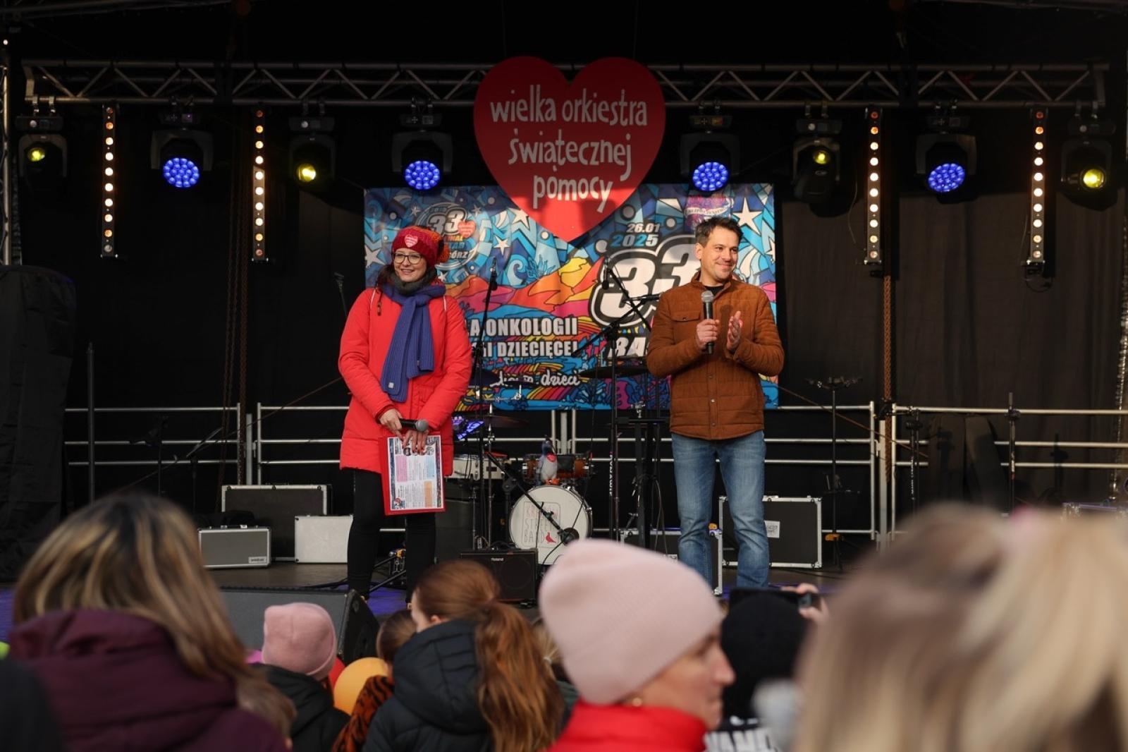 Zdjęcie w galerii na portalu naszraciborz.pl: 33. finał Wielkiej Orkiestry Świątecznej Pomocy za nami. Zobaczmy, jak wyglądał w Raciborzu wiadomości z regionu