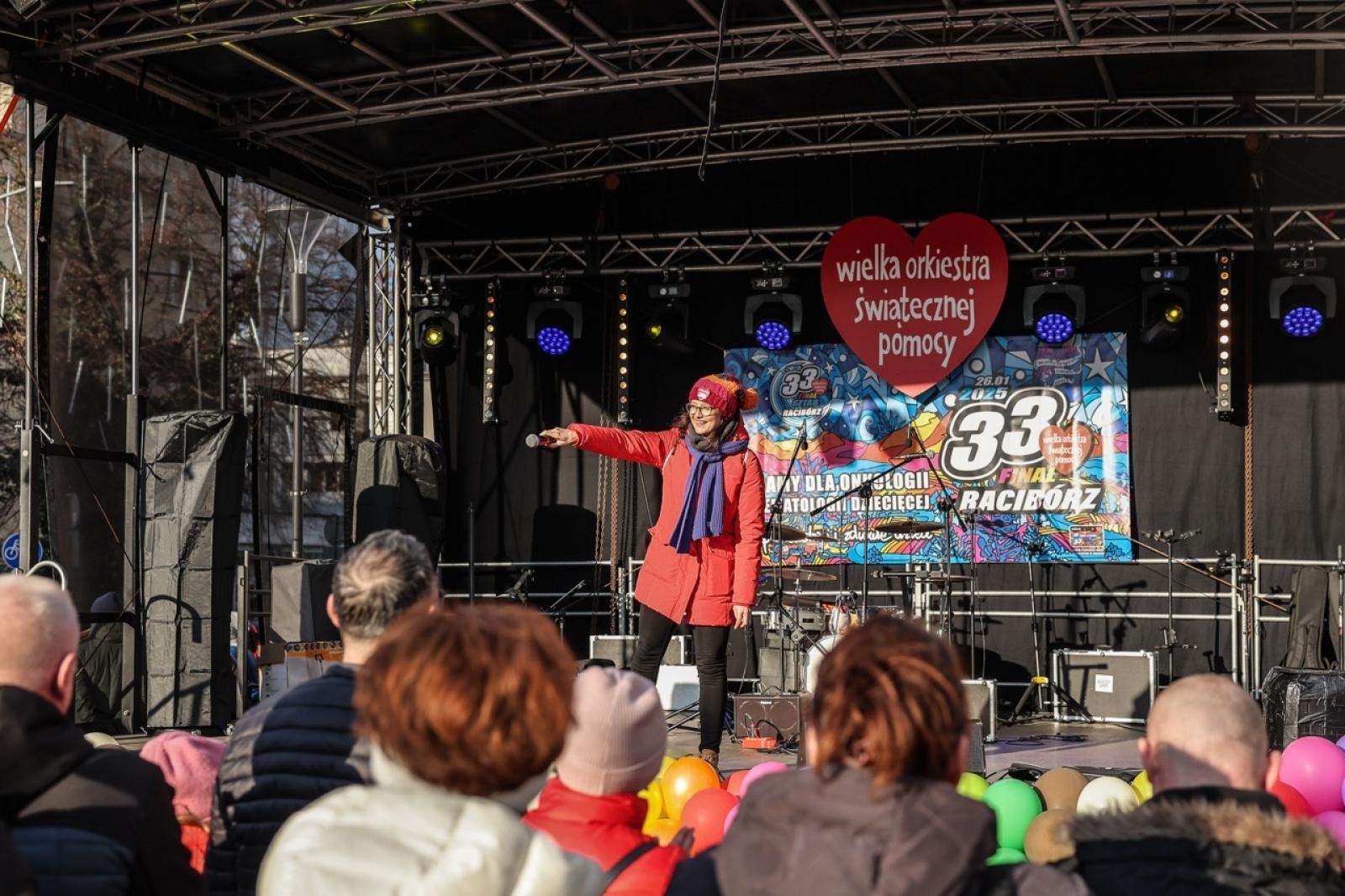 Zdjęcie w galerii na portalu naszraciborz.pl: 33. finał Wielkiej Orkiestry Świątecznej Pomocy za nami. Zobaczmy, jak wyglądał w Raciborzu wiadomości z regionu
