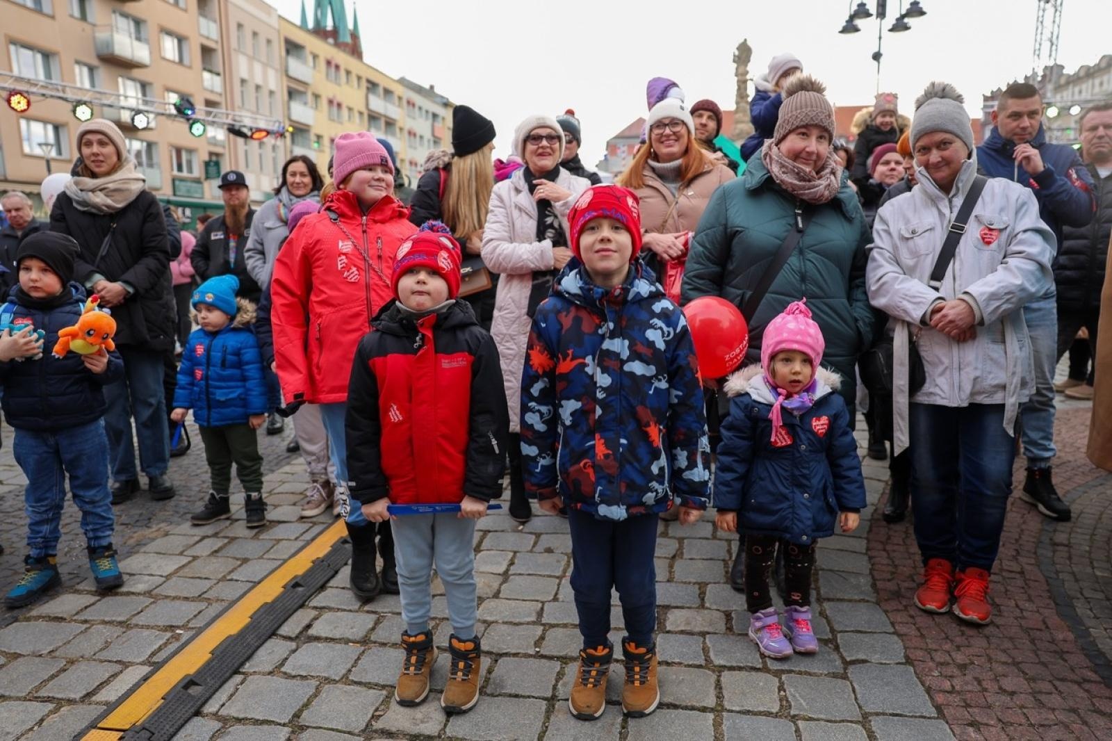 Zdjęcie w galerii na portalu naszraciborz.pl: 33. finał Wielkiej Orkiestry Świątecznej Pomocy za nami. Zobaczmy, jak wyglądał w Raciborzu wiadomości z regionu