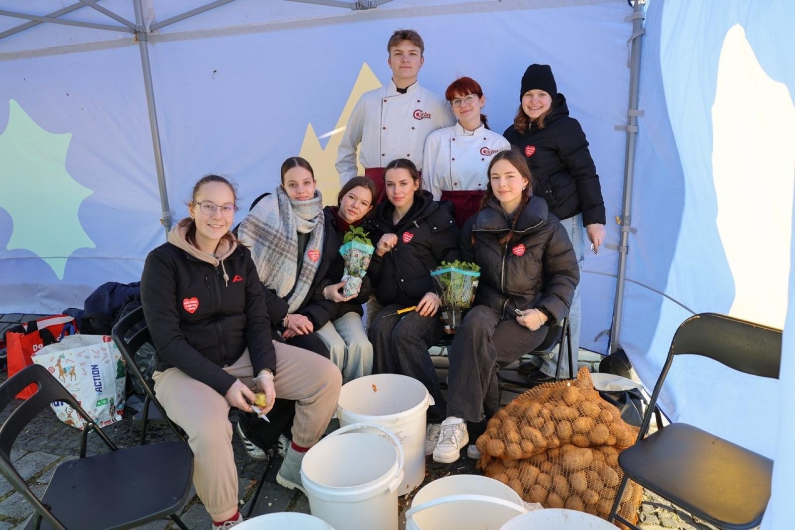 Zdjęcie w galerii na portalu naszraciborz.pl: 33. finał Wielkiej Orkiestry Świątecznej Pomocy za nami. Zobaczmy, jak wyglądał w Raciborzu wiadomości z regionu