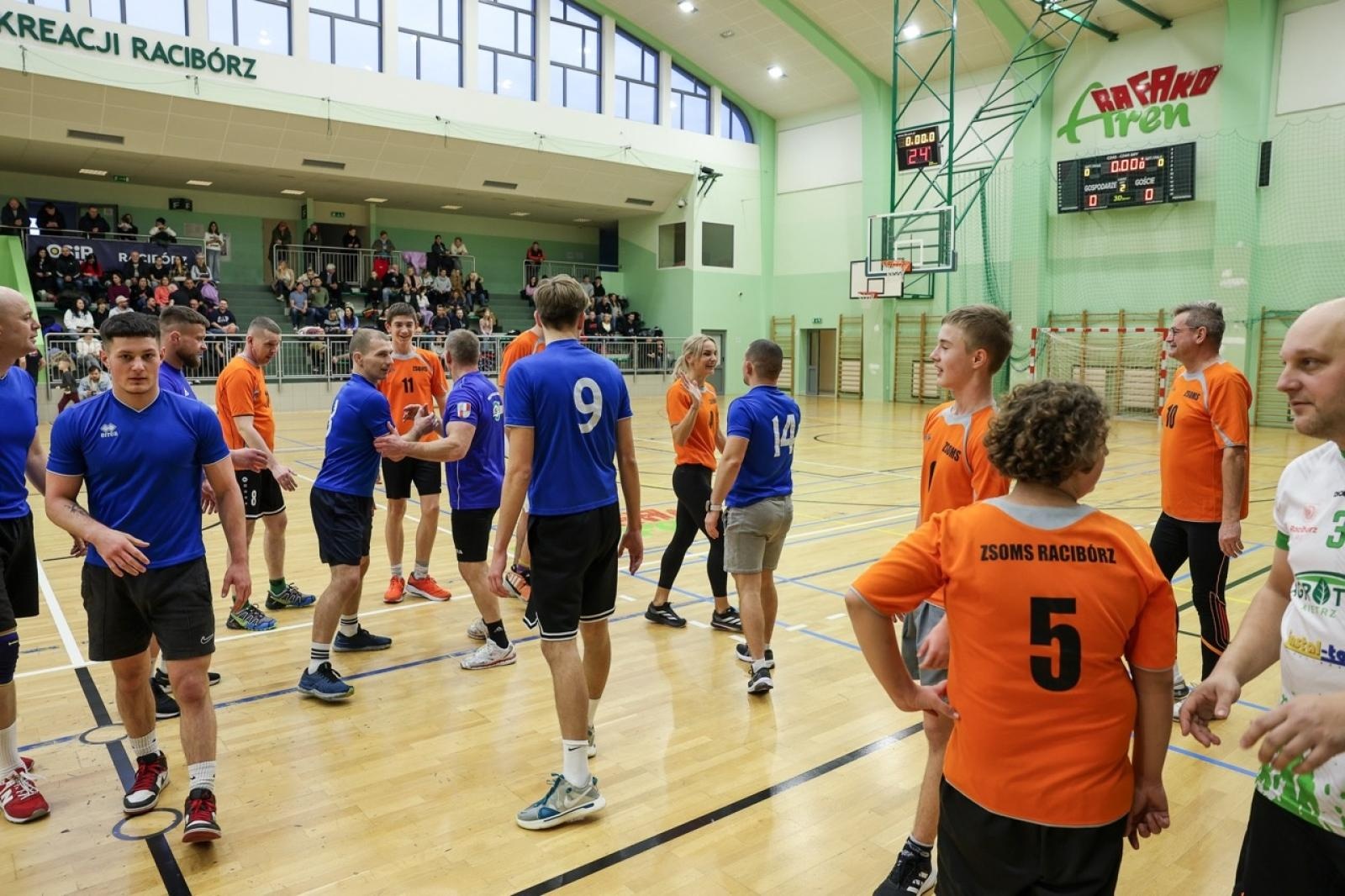 Zdjęcie w galerii na portalu naszraciborz.pl: 33. finał Wielkiej Orkiestry Świątecznej Pomocy za nami. Zobaczmy, jak wyglądał w Raciborzu wiadomości z regionu