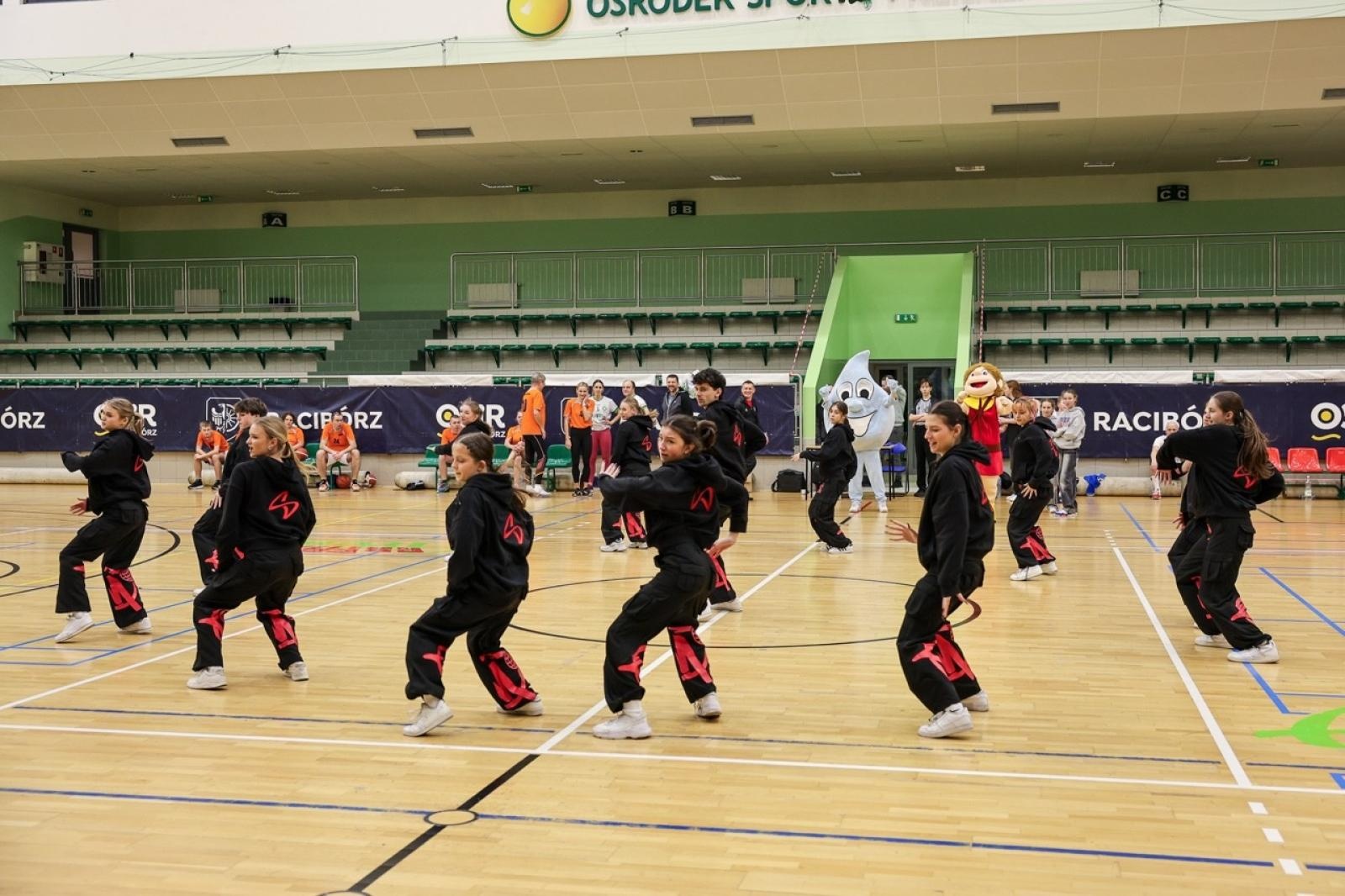 Zdjęcie w galerii na portalu naszraciborz.pl: 33. finał Wielkiej Orkiestry Świątecznej Pomocy za nami. Zobaczmy, jak wyglądał w Raciborzu wiadomości z regionu