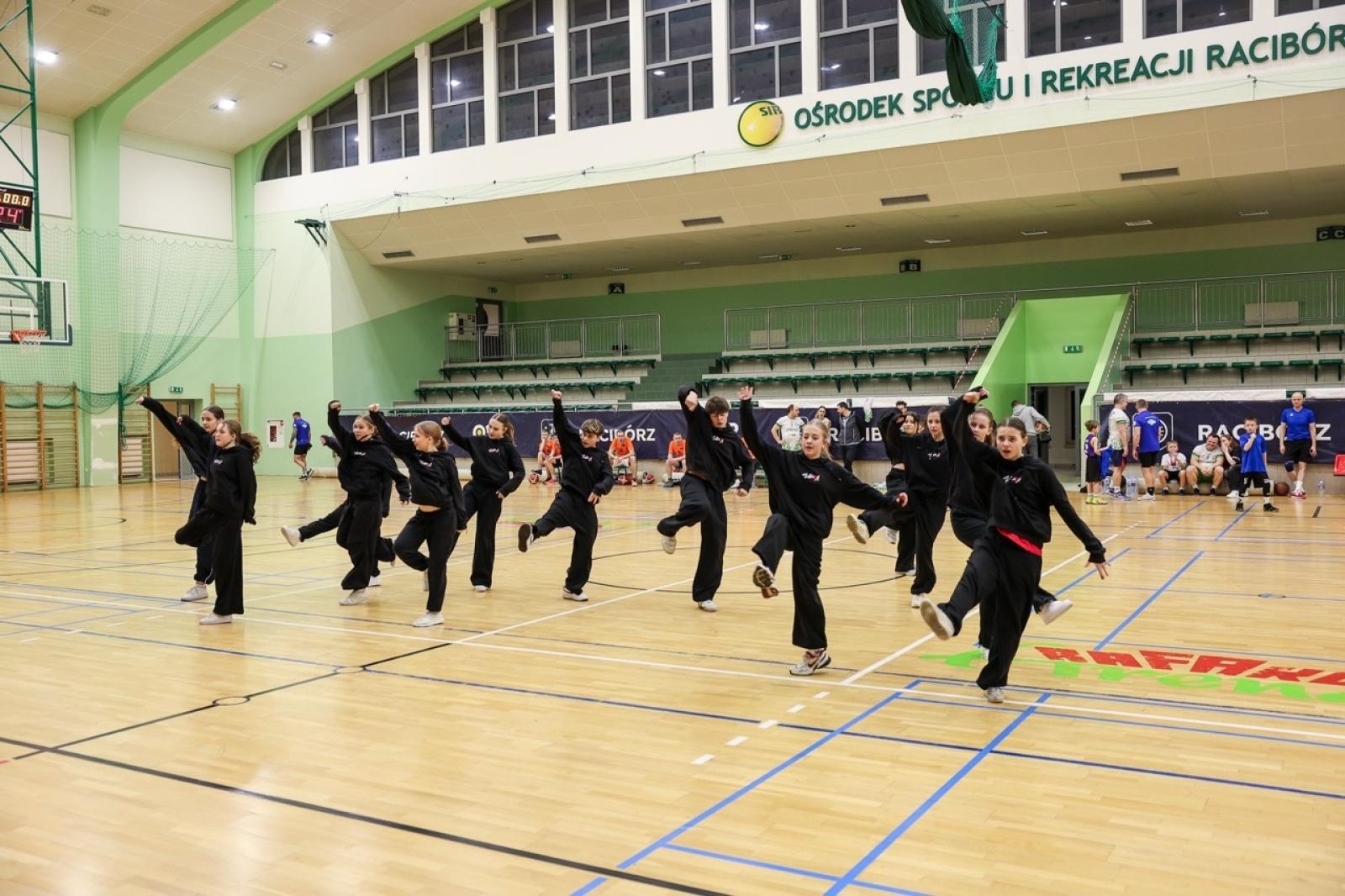 Zdjęcie w galerii na portalu naszraciborz.pl: 33. finał Wielkiej Orkiestry Świątecznej Pomocy za nami. Zobaczmy, jak wyglądał w Raciborzu wiadomości z regionu