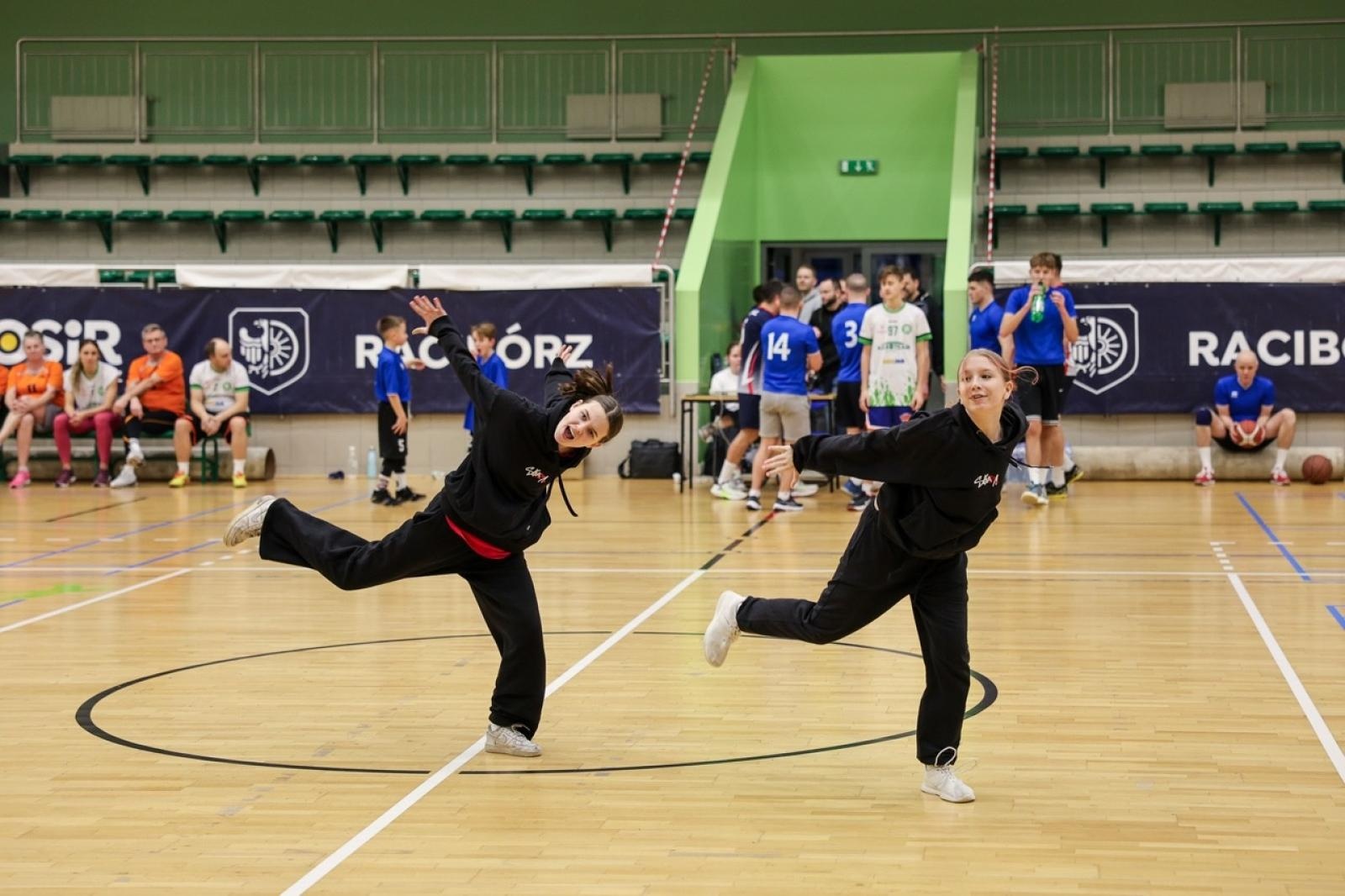 Zdjęcie w galerii na portalu naszraciborz.pl: 33. finał Wielkiej Orkiestry Świątecznej Pomocy za nami. Zobaczmy, jak wyglądał w Raciborzu wiadomości z regionu