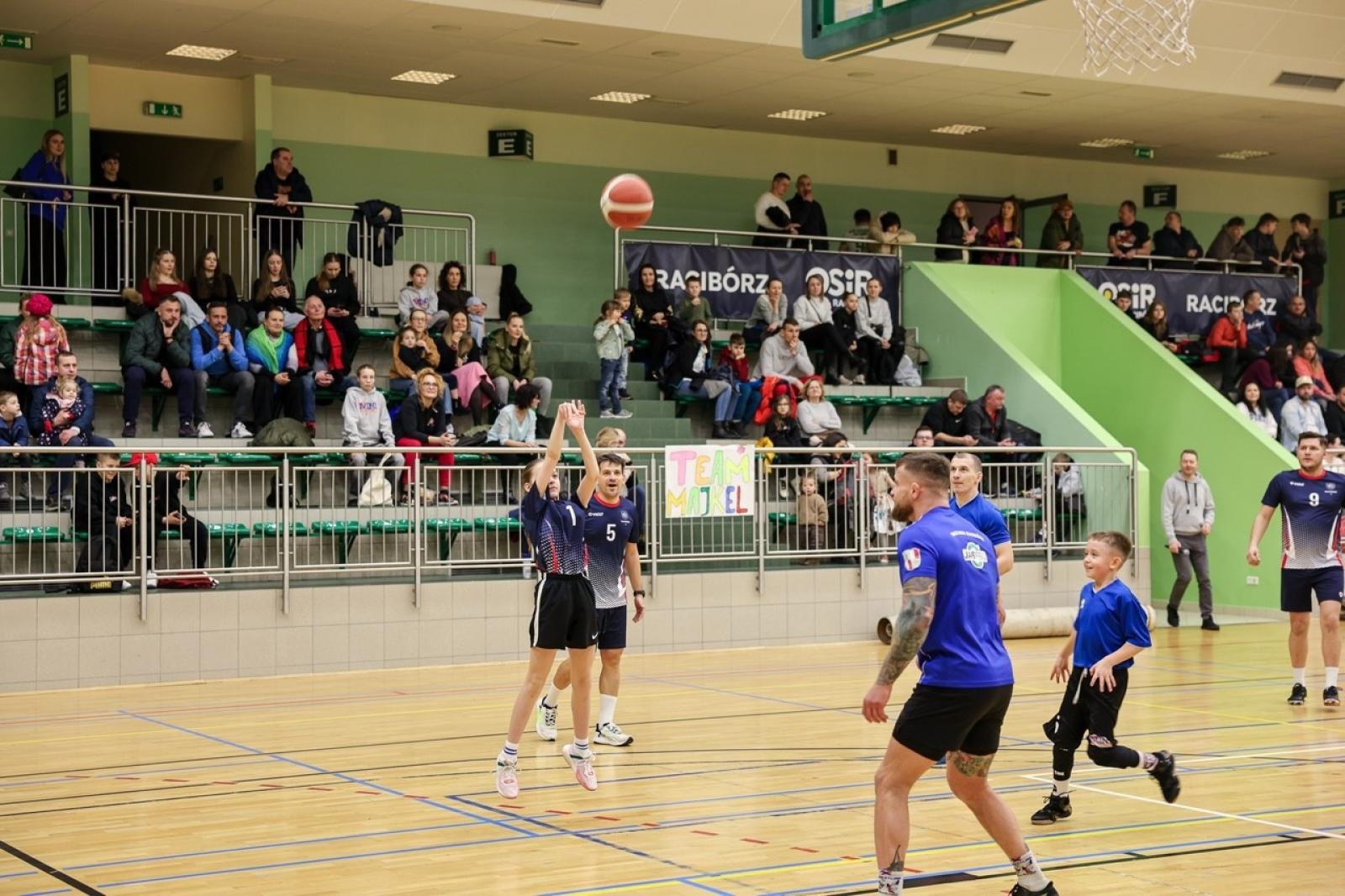 Zdjęcie w galerii na portalu naszraciborz.pl: 33. finał Wielkiej Orkiestry Świątecznej Pomocy za nami. Zobaczmy, jak wyglądał w Raciborzu wiadomości z regionu