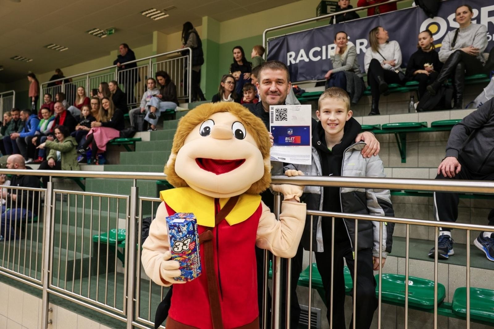 Zdjęcie w galerii na portalu naszraciborz.pl: 33. finał Wielkiej Orkiestry Świątecznej Pomocy za nami. Zobaczmy, jak wyglądał w Raciborzu wiadomości z regionu