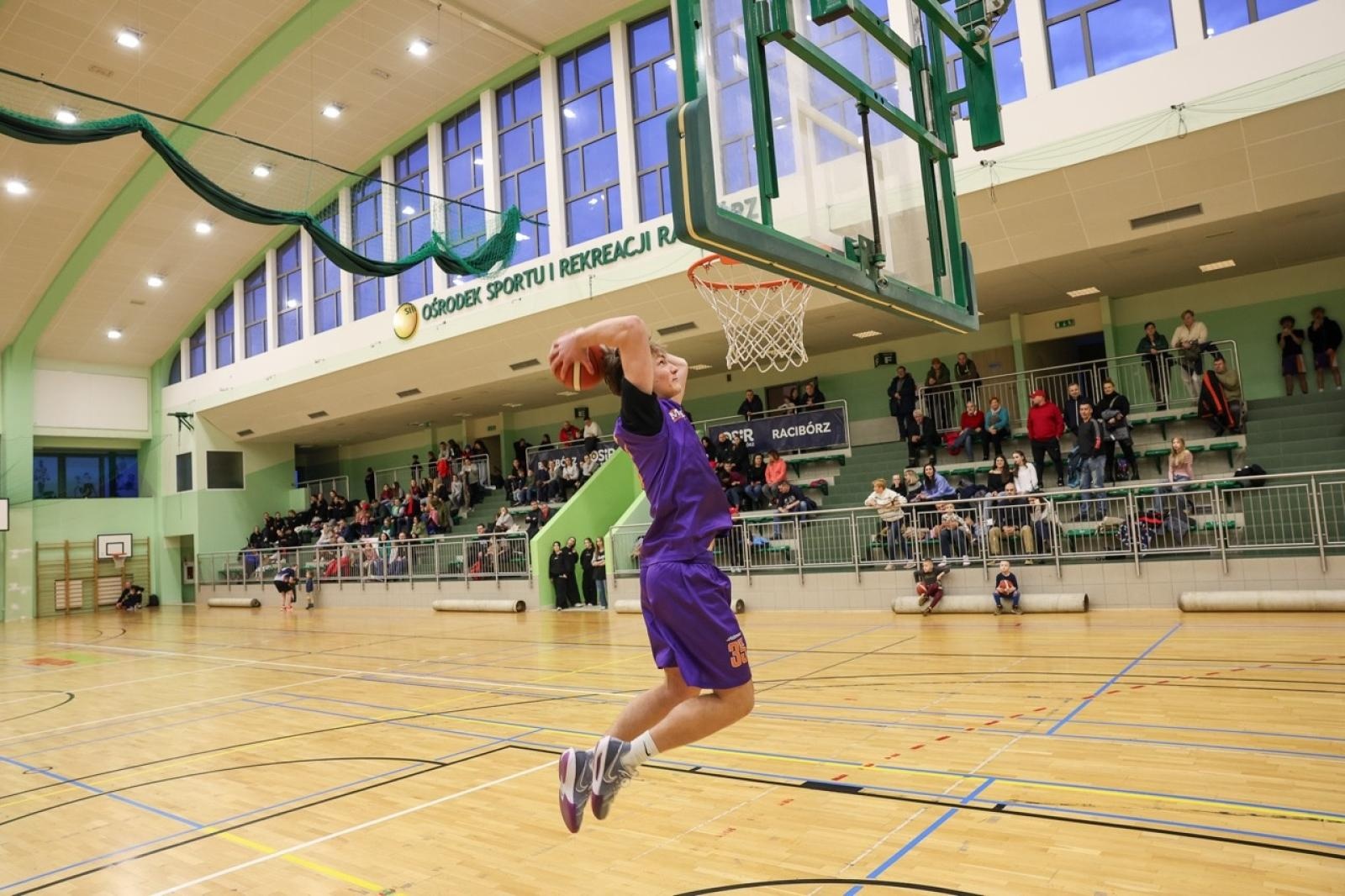 Zdjęcie w galerii na portalu naszraciborz.pl: 33. finał Wielkiej Orkiestry Świątecznej Pomocy za nami. Zobaczmy, jak wyglądał w Raciborzu wiadomości z regionu