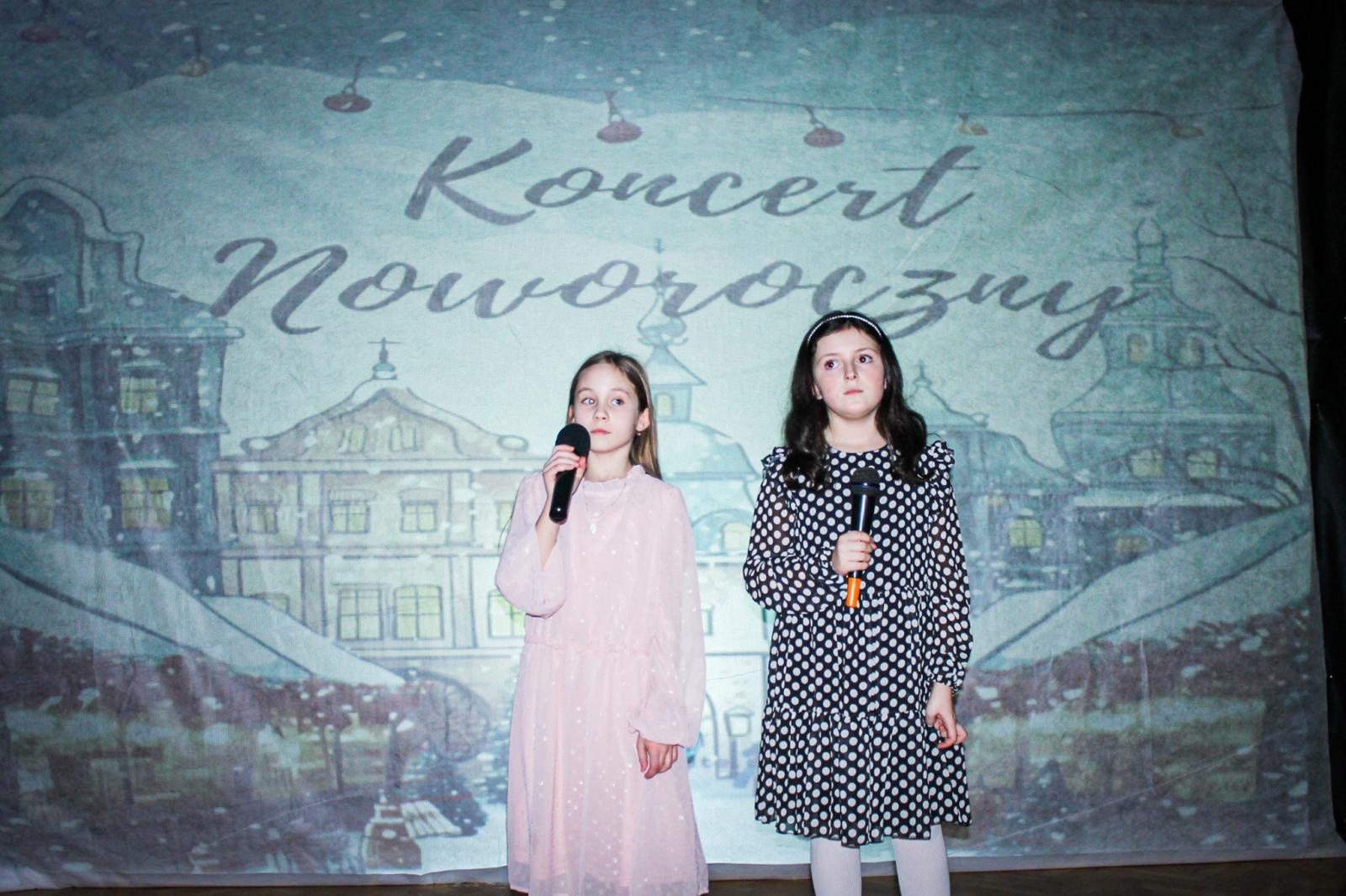 Zdjęcie w galerii na portalu naszraciborz.pl: Szkoła na Płoni ma już 80 lat. Koncert urodzinowy wiadomości z regionu