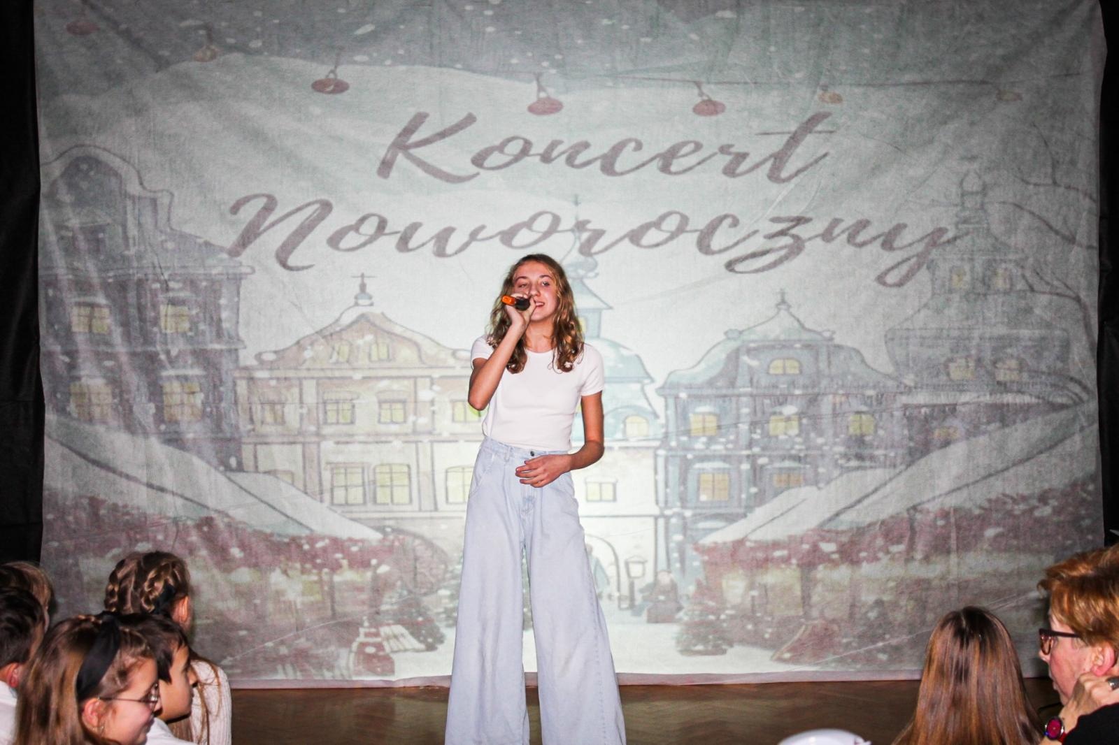 Zdjęcie w galerii na portalu naszraciborz.pl: Szkoła na Płoni ma już 80 lat. Koncert urodzinowy wiadomości z regionu