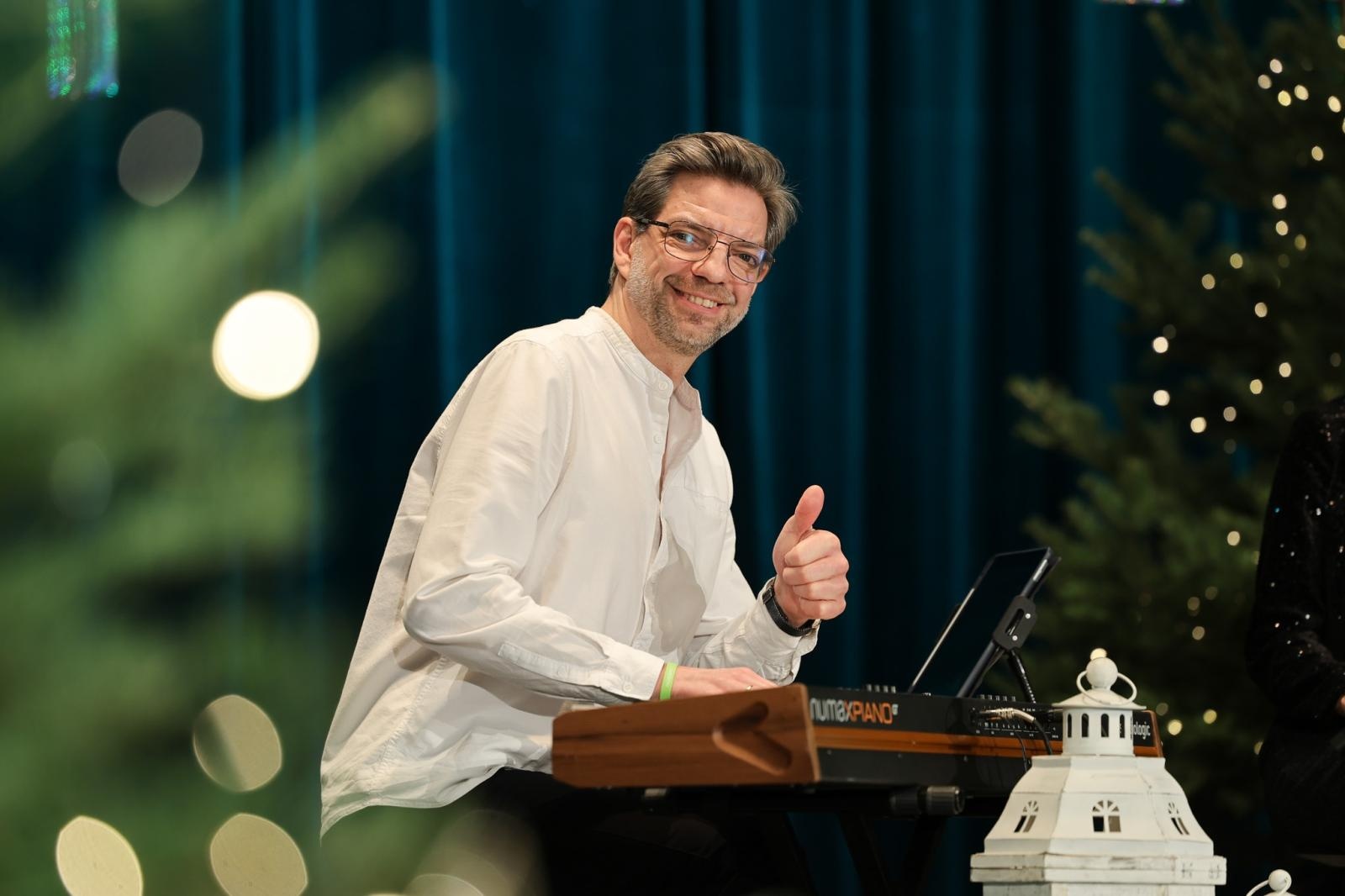 Zdjęcie w galerii na portalu naszraciborz.pl: Cztery klipy świąteczne PERSPEKTYWY. Nagrania, które chwytają za serce!  wiadomości z regionu