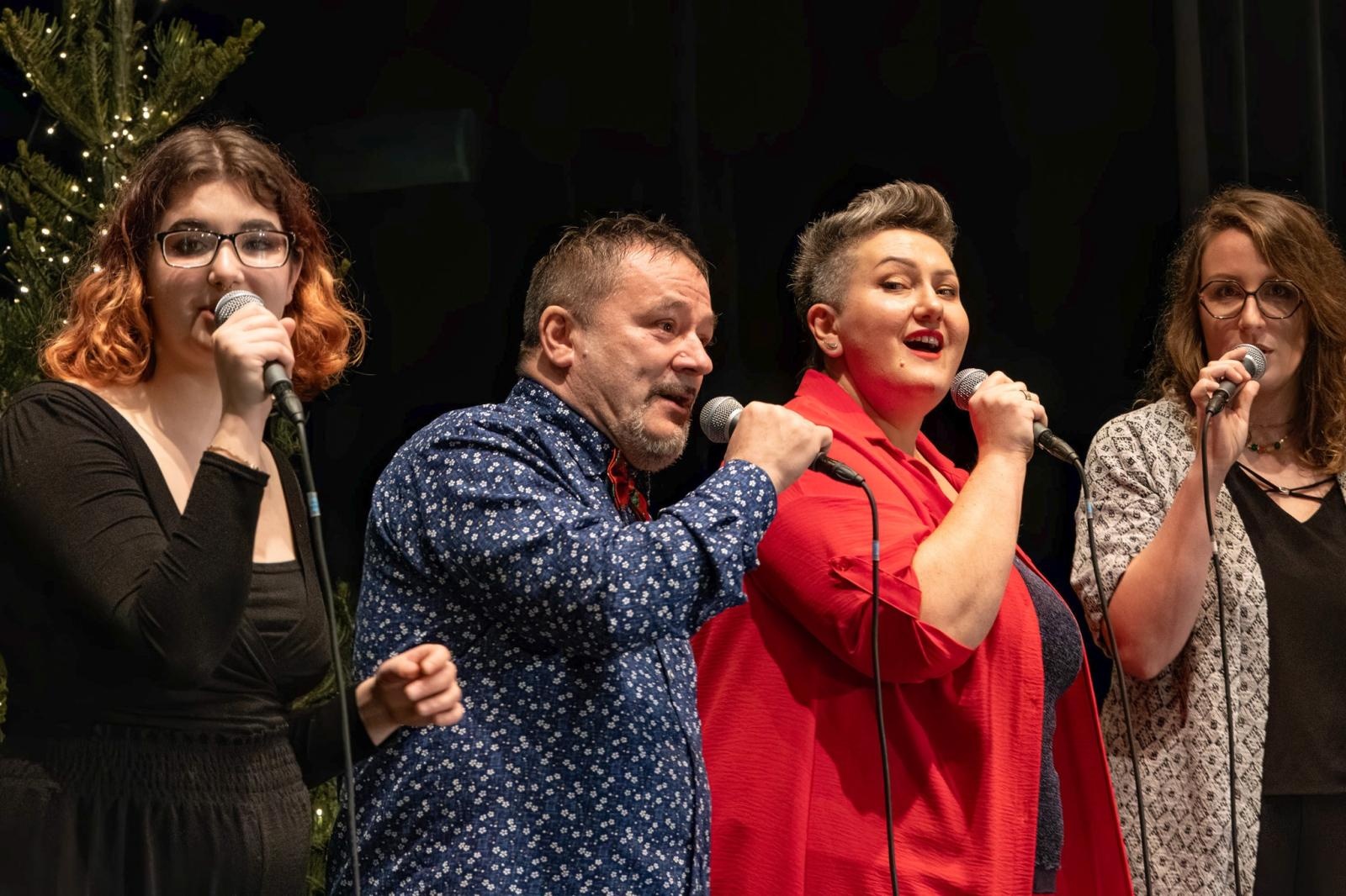 Zdjęcie w galerii na portalu naszraciborz.pl: Cztery klipy świąteczne PERSPEKTYWY. Nagrania, które chwytają za serce!  wiadomości z regionu