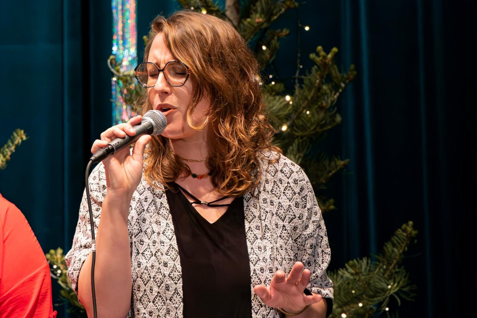 Zdjęcie w galerii na portalu naszraciborz.pl: Cztery klipy świąteczne PERSPEKTYWY. Nagrania, które chwytają za serce!  wiadomości z regionu