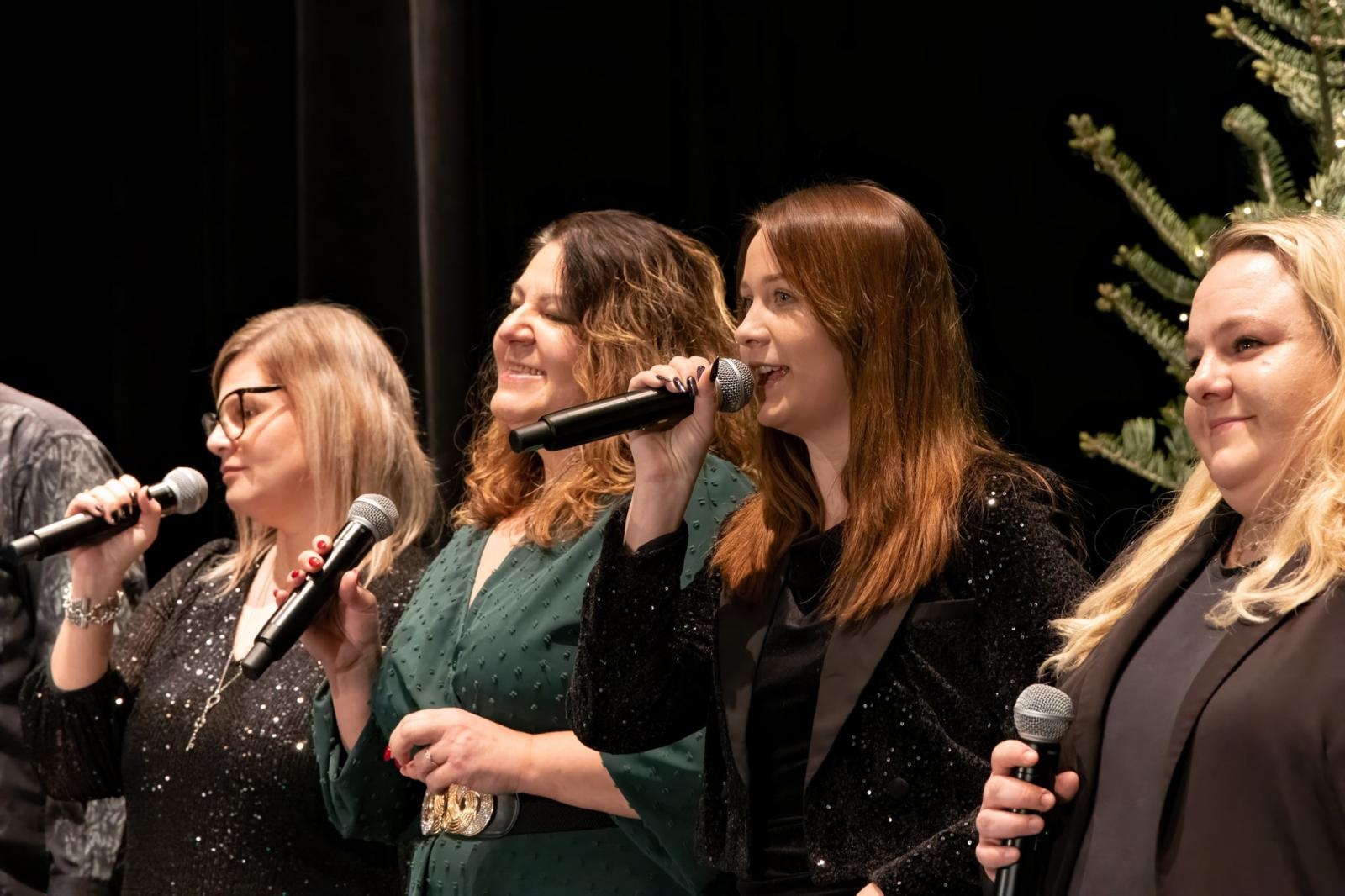Zdjęcie w galerii na portalu naszraciborz.pl: Cztery klipy świąteczne PERSPEKTYWY. Nagrania, które chwytają za serce!  wiadomości z regionu
