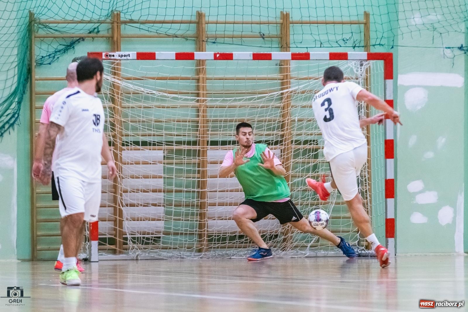 Zdjęcie w galerii na portalu naszraciborz.pl: Sobota w HLPN. Piłka lądowała w siatce prawie trzydzieści razy [FOTO] wiadomości z regionu