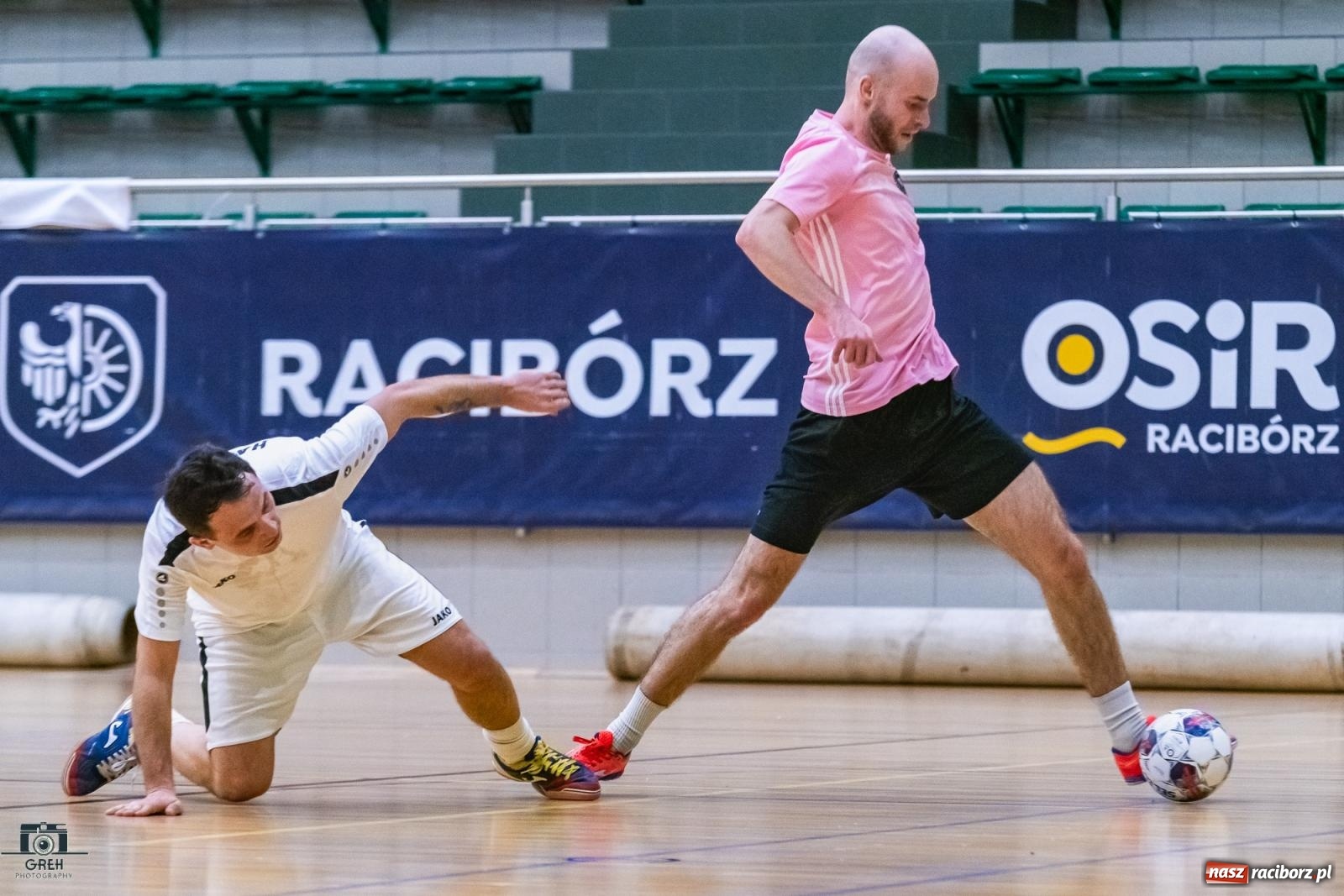 Zdjęcie w galerii na portalu naszraciborz.pl: Sobota w HLPN. Piłka lądowała w siatce prawie trzydzieści razy [FOTO] wiadomości z regionu