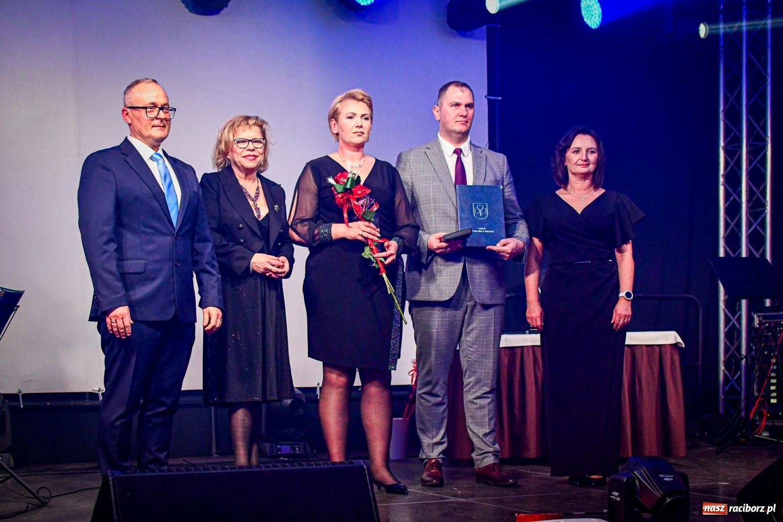 Zdjęcie w galerii na portalu naszraciborz.pl: Gala Przedsiębiorczości w Pietrowicach Wielkich. Statuetki dla lokalnych liderów biznesu wiadomości z regionu