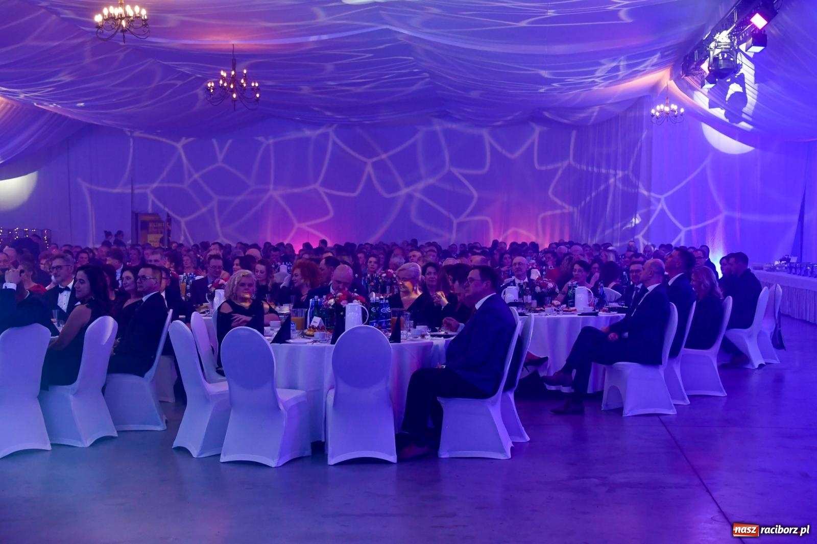 Zdjęcie w galerii na portalu naszraciborz.pl: Gala Przedsiębiorczości w Pietrowicach Wielkich. Statuetki dla lokalnych liderów biznesu wiadomości z regionu