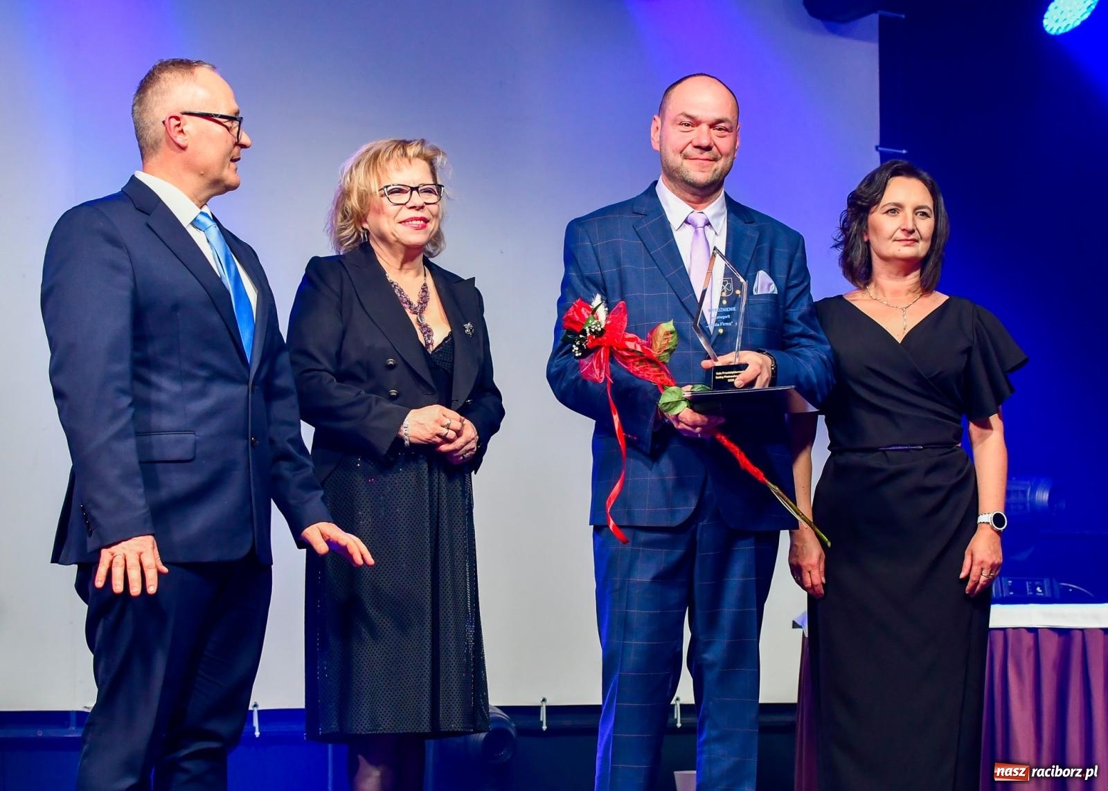 Zdjęcie w galerii na portalu naszraciborz.pl: Gala Przedsiębiorczości w Pietrowicach Wielkich. Statuetki dla lokalnych liderów biznesu wiadomości z regionu