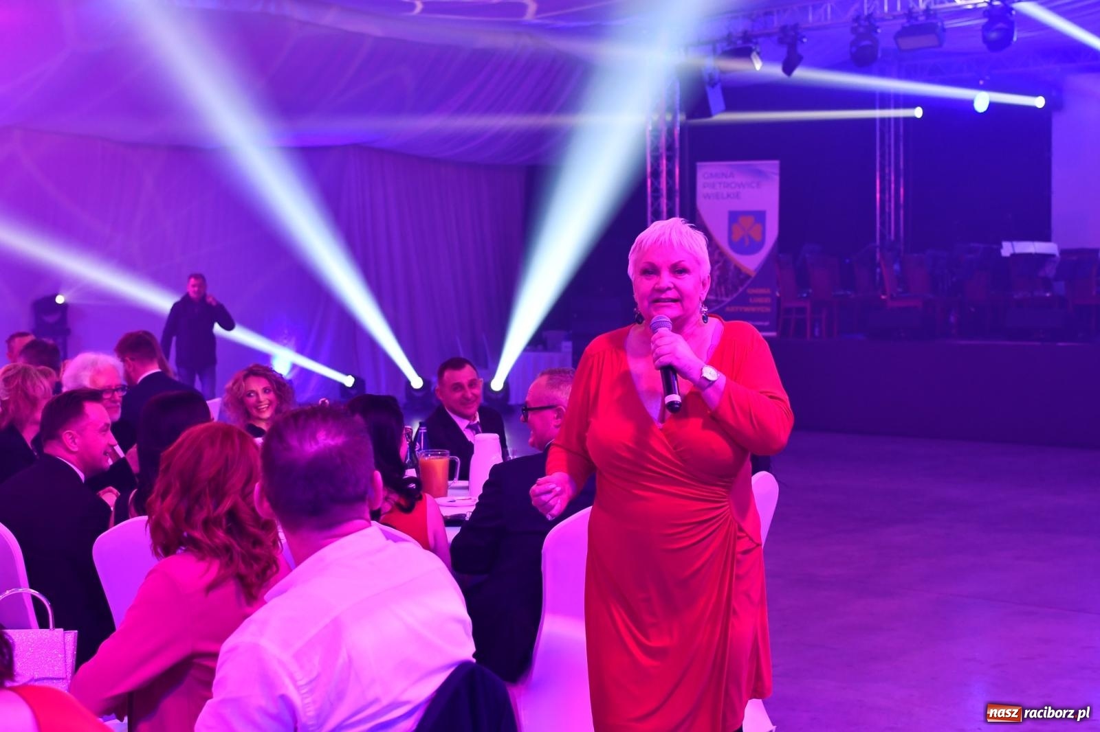 Zdjęcie w galerii na portalu naszraciborz.pl: Gala Przedsiębiorczości w Pietrowicach Wielkich. Statuetki dla lokalnych liderów biznesu wiadomości z regionu