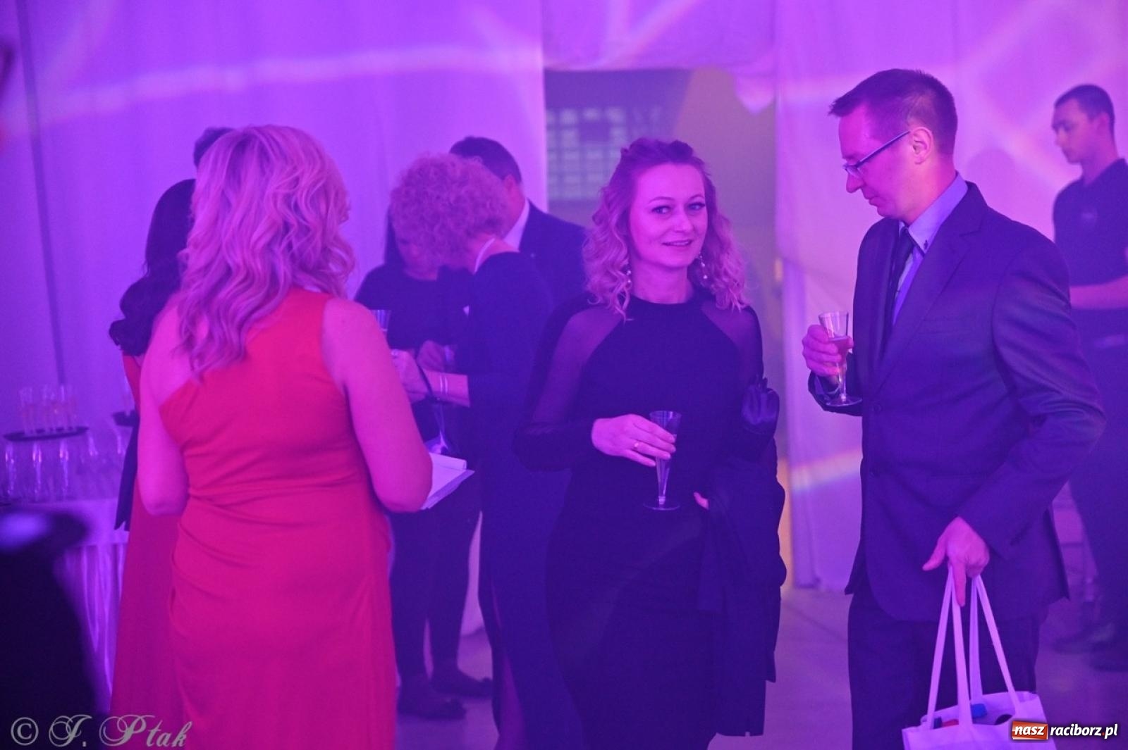 Zdjęcie w galerii na portalu naszraciborz.pl: Gala Przedsiębiorczości w Pietrowicach Wielkich. Statuetki dla lokalnych liderów biznesu wiadomości z regionu