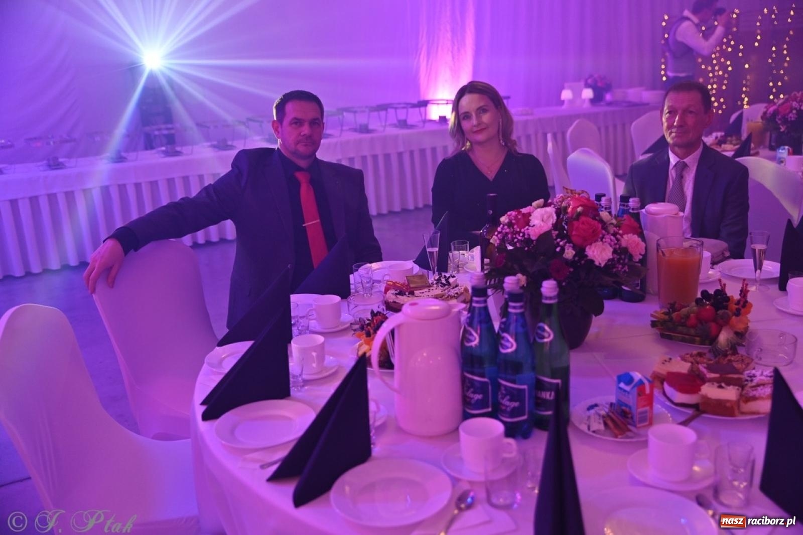 Zdjęcie w galerii na portalu naszraciborz.pl: Gala Przedsiębiorczości w Pietrowicach Wielkich. Statuetki dla lokalnych liderów biznesu wiadomości z regionu