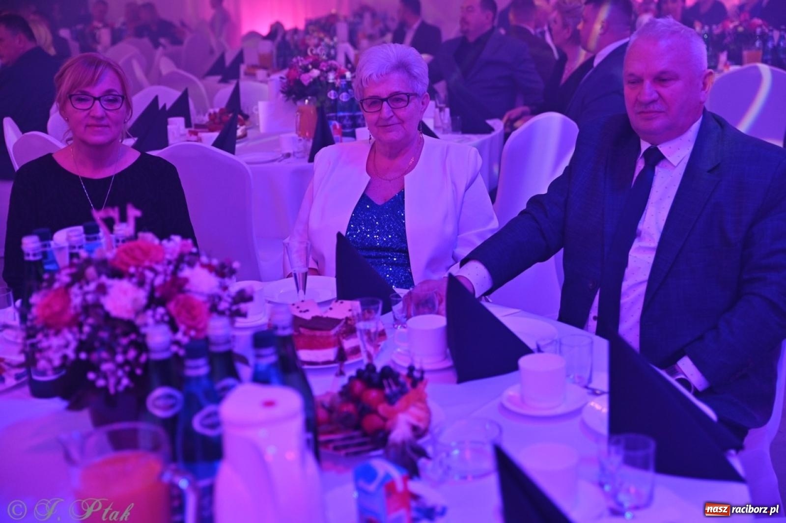 Zdjęcie w galerii na portalu naszraciborz.pl: Gala Przedsiębiorczości w Pietrowicach Wielkich. Statuetki dla lokalnych liderów biznesu wiadomości z regionu