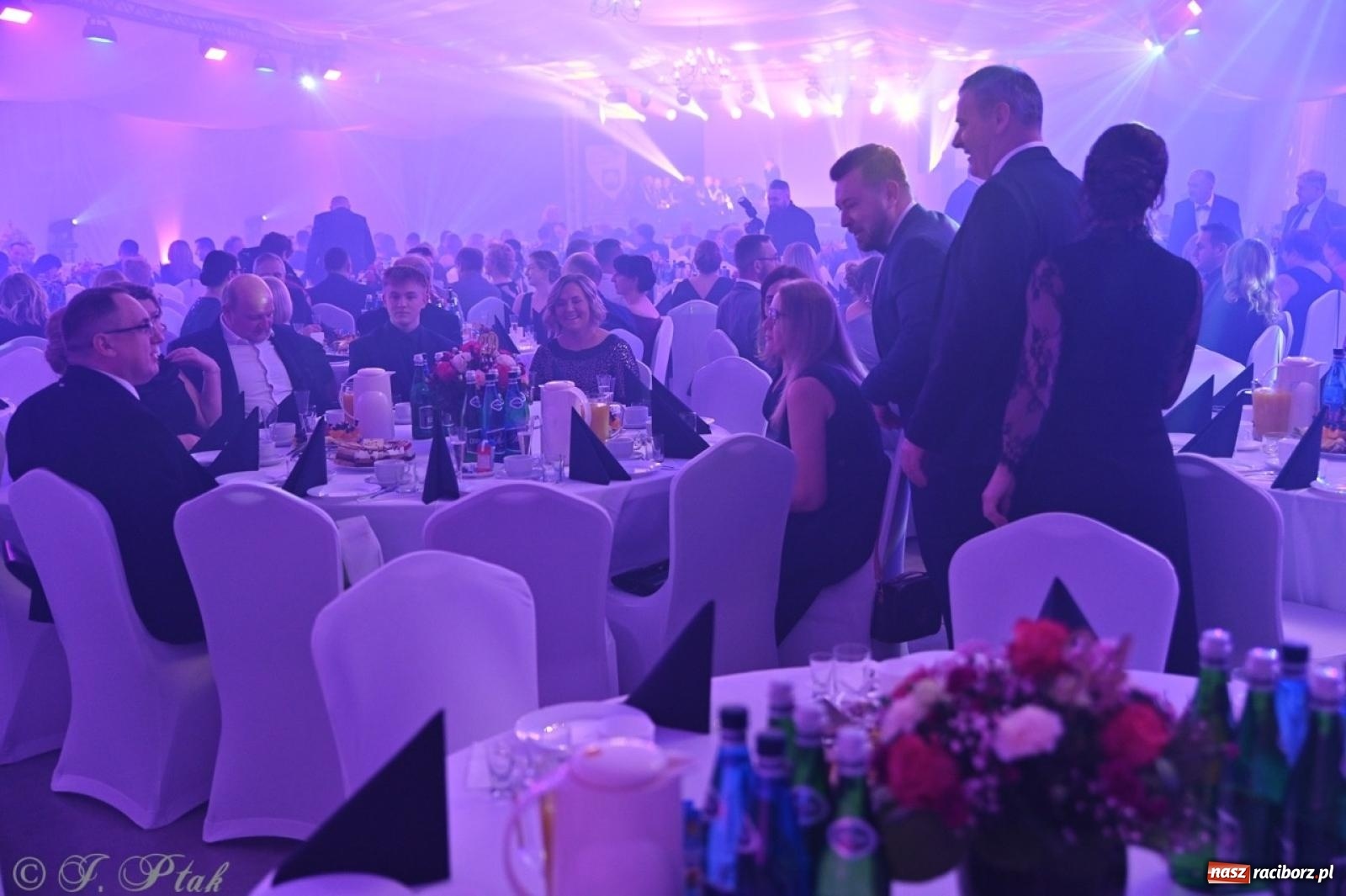 Zdjęcie w galerii na portalu naszraciborz.pl: Gala Przedsiębiorczości w Pietrowicach Wielkich. Statuetki dla lokalnych liderów biznesu wiadomości z regionu