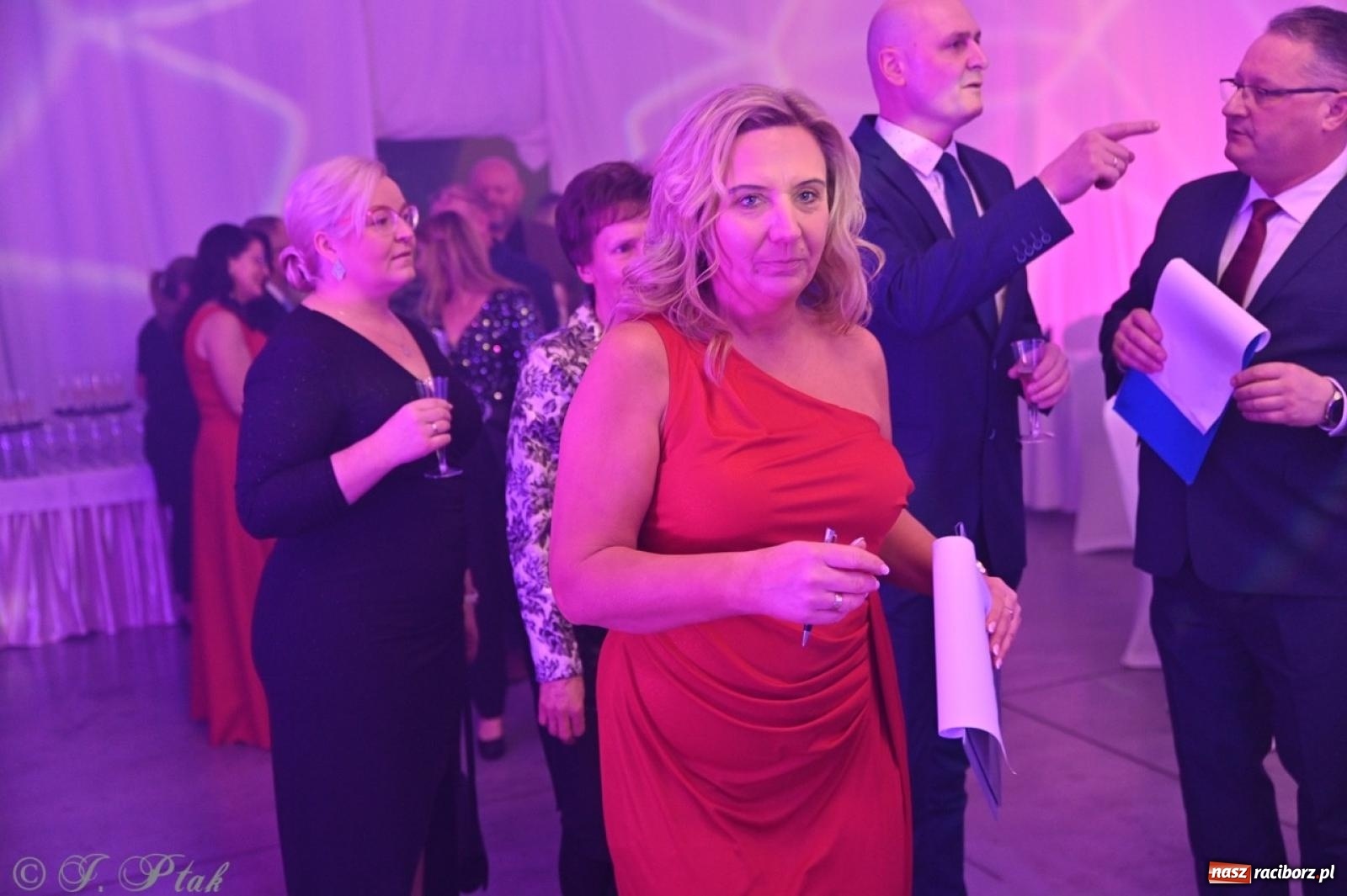 Zdjęcie w galerii na portalu naszraciborz.pl: Gala Przedsiębiorczości w Pietrowicach Wielkich. Statuetki dla lokalnych liderów biznesu wiadomości z regionu