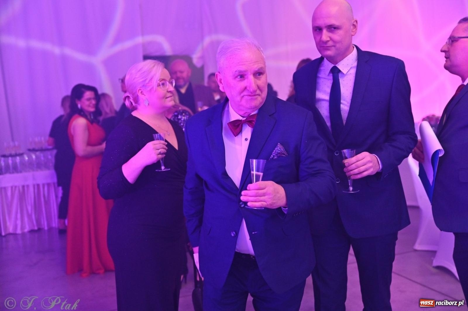 Zdjęcie w galerii na portalu naszraciborz.pl: Gala Przedsiębiorczości w Pietrowicach Wielkich. Statuetki dla lokalnych liderów biznesu wiadomości z regionu