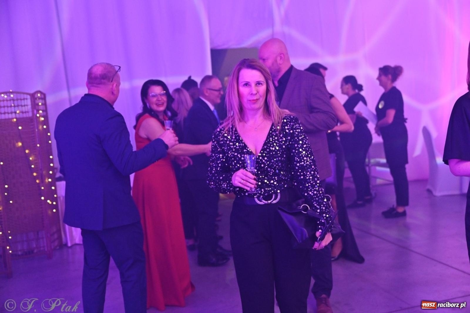 Zdjęcie w galerii na portalu naszraciborz.pl: Gala Przedsiębiorczości w Pietrowicach Wielkich. Statuetki dla lokalnych liderów biznesu wiadomości z regionu