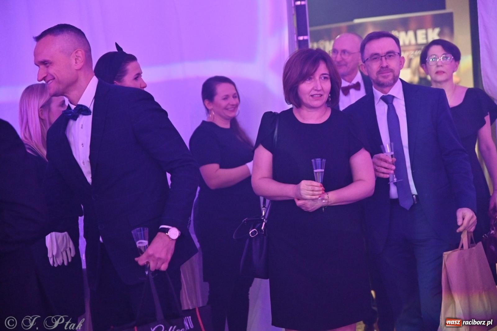 Zdjęcie w galerii na portalu naszraciborz.pl: Gala Przedsiębiorczości w Pietrowicach Wielkich. Statuetki dla lokalnych liderów biznesu wiadomości z regionu