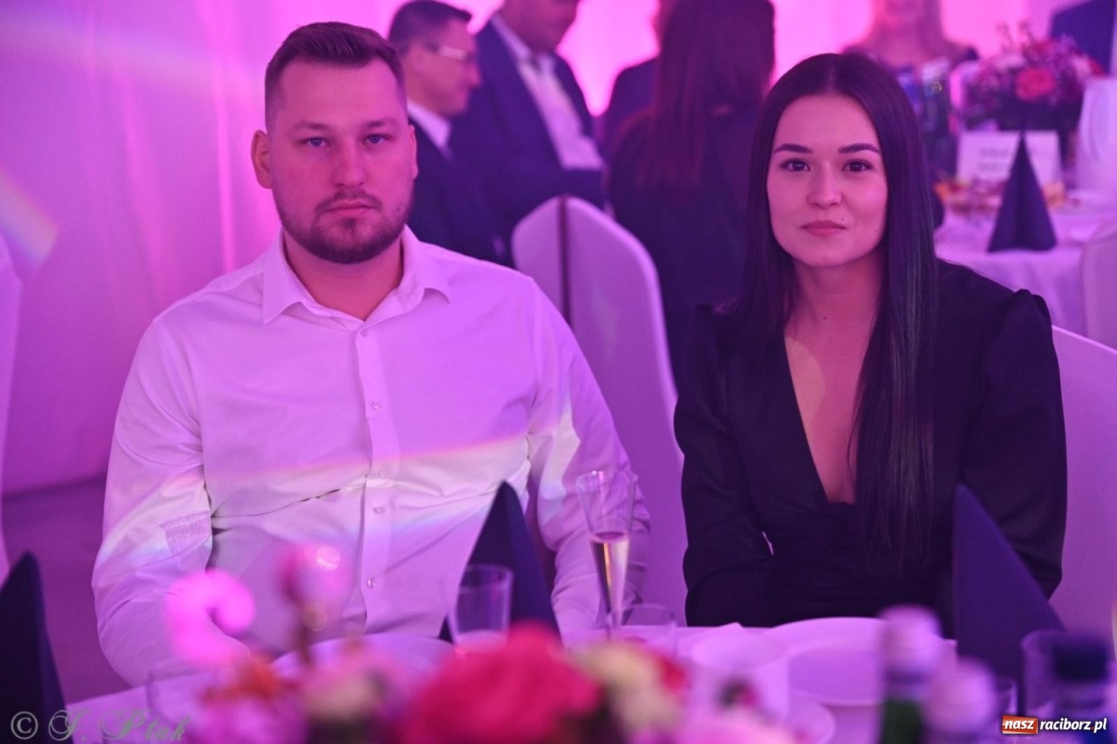 Zdjęcie w galerii na portalu naszraciborz.pl: Gala Przedsiębiorczości w Pietrowicach Wielkich. Statuetki dla lokalnych liderów biznesu wiadomości z regionu