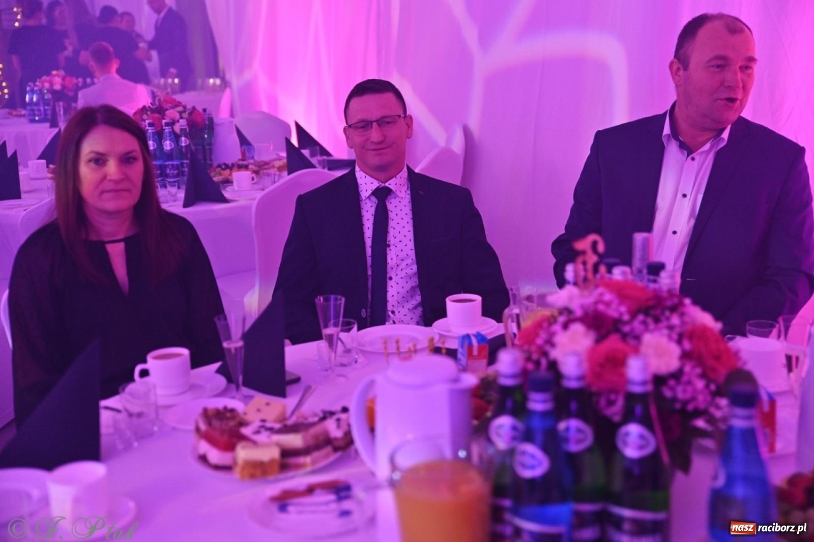 Zdjęcie w galerii na portalu naszraciborz.pl: Gala Przedsiębiorczości w Pietrowicach Wielkich. Statuetki dla lokalnych liderów biznesu wiadomości z regionu