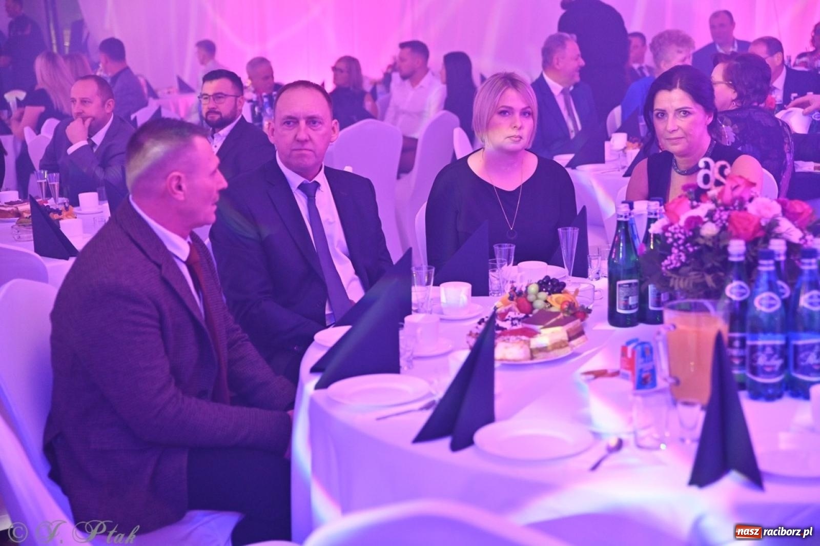 Zdjęcie w galerii na portalu naszraciborz.pl: Gala Przedsiębiorczości w Pietrowicach Wielkich. Statuetki dla lokalnych liderów biznesu wiadomości z regionu