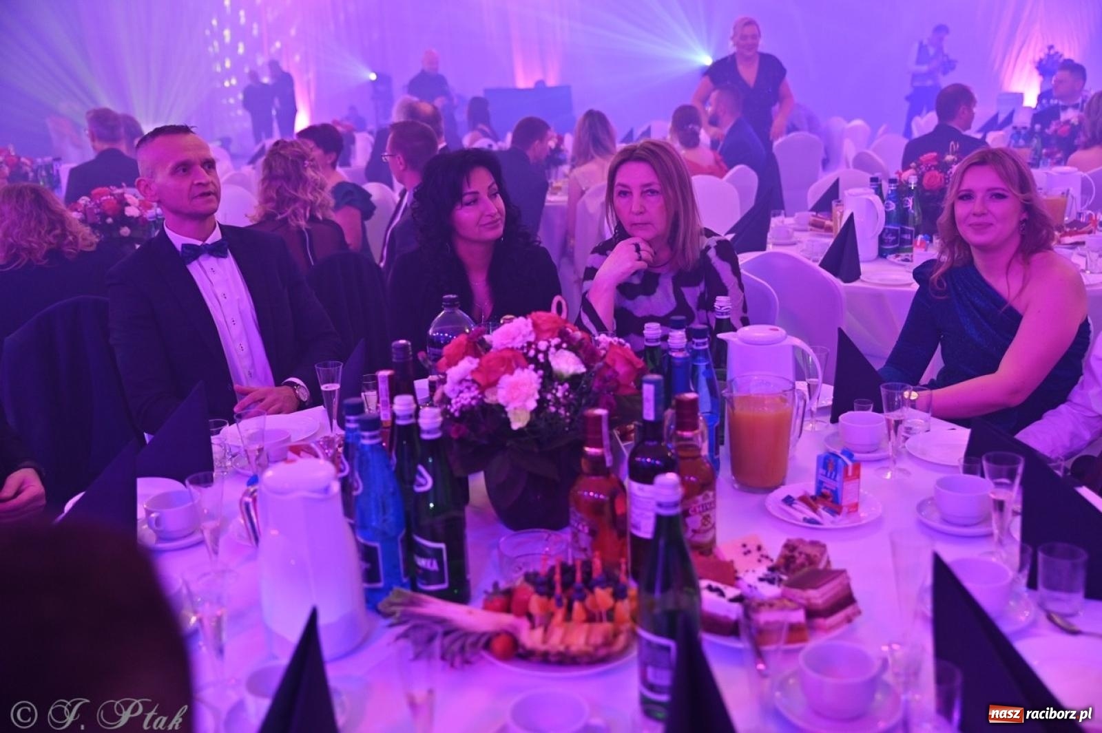 Zdjęcie w galerii na portalu naszraciborz.pl: Gala Przedsiębiorczości w Pietrowicach Wielkich. Statuetki dla lokalnych liderów biznesu wiadomości z regionu