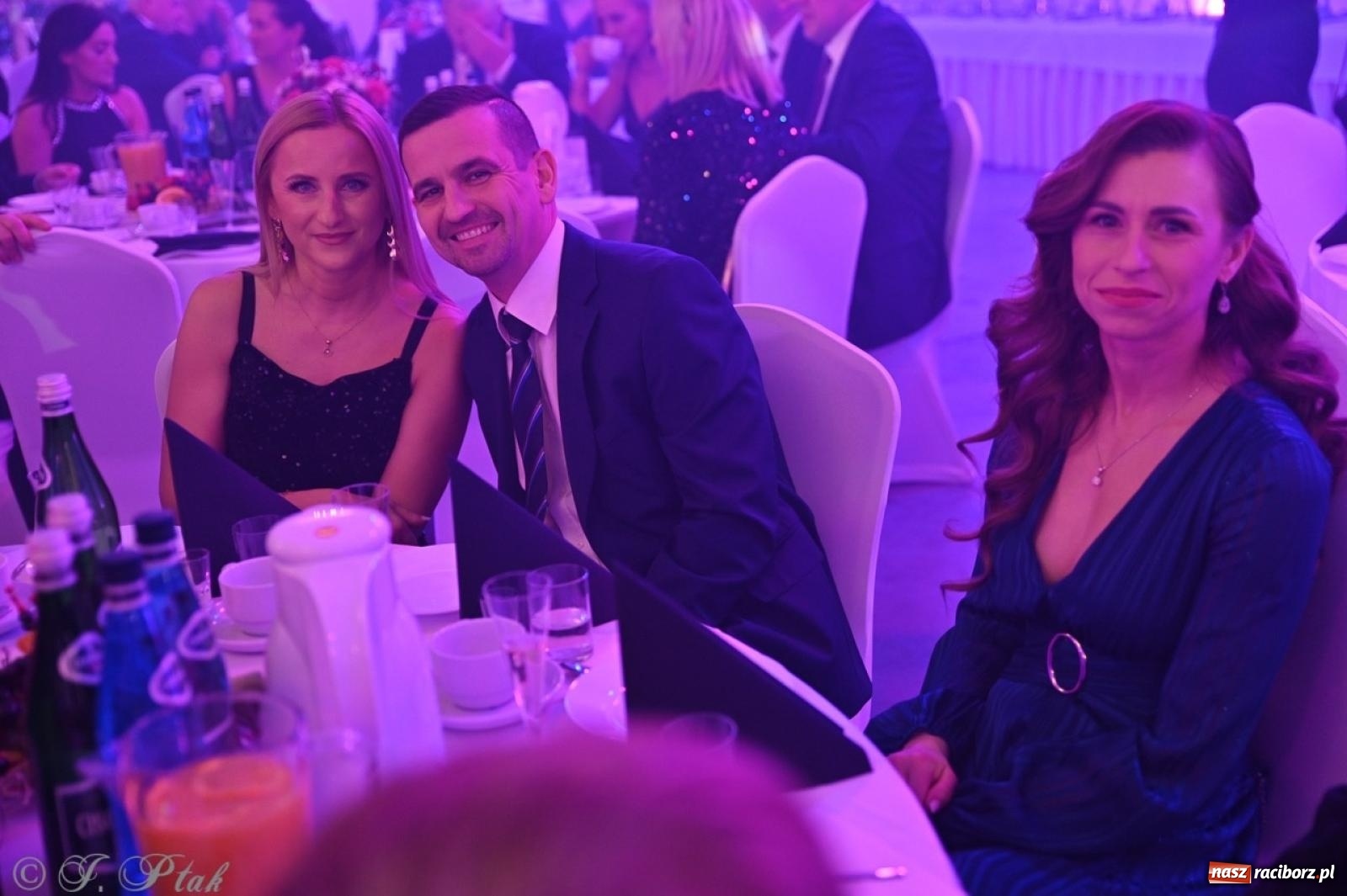 Zdjęcie w galerii na portalu naszraciborz.pl: Gala Przedsiębiorczości w Pietrowicach Wielkich. Statuetki dla lokalnych liderów biznesu wiadomości z regionu