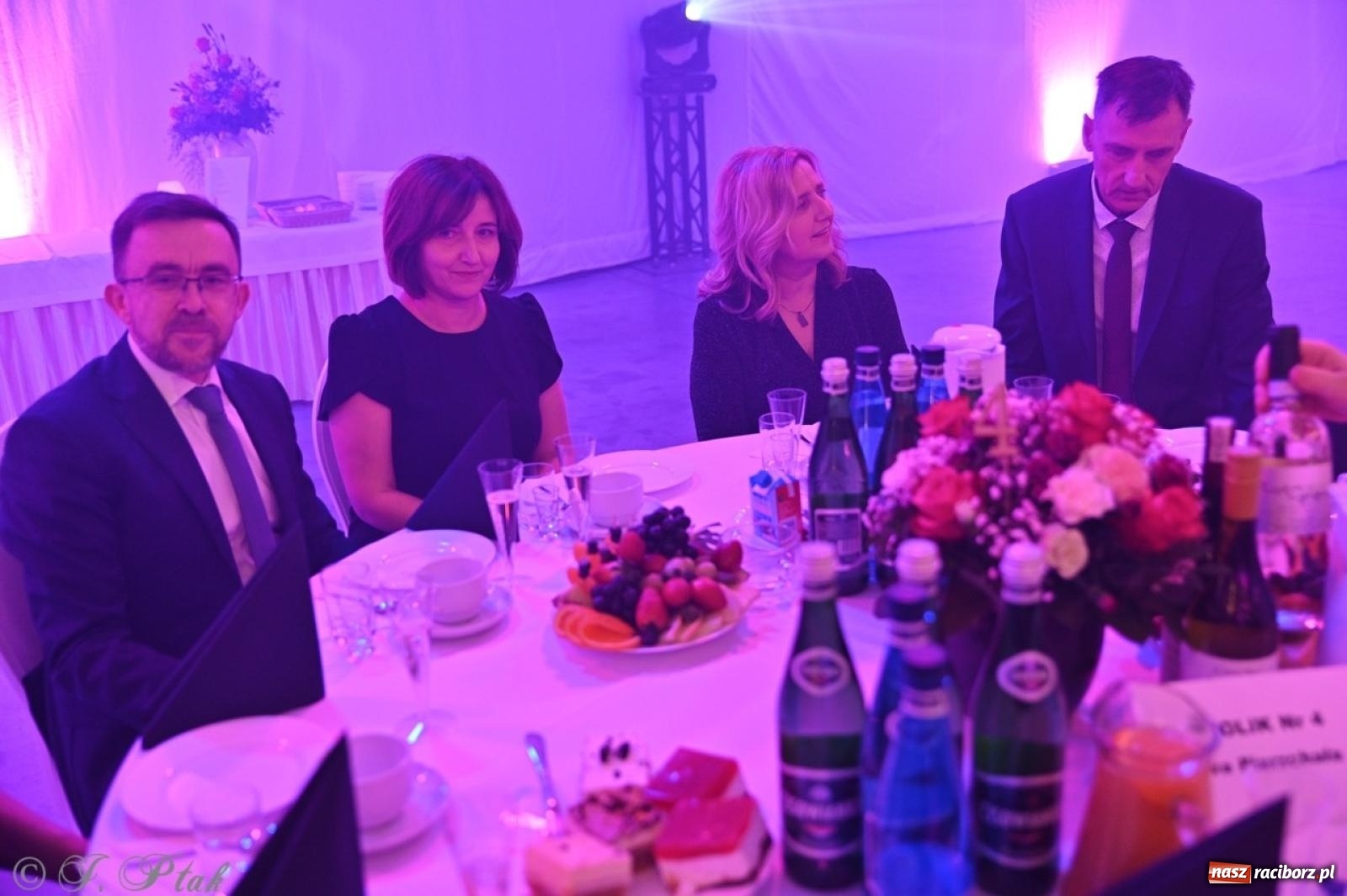 Zdjęcie w galerii na portalu naszraciborz.pl: Gala Przedsiębiorczości w Pietrowicach Wielkich. Statuetki dla lokalnych liderów biznesu wiadomości z regionu