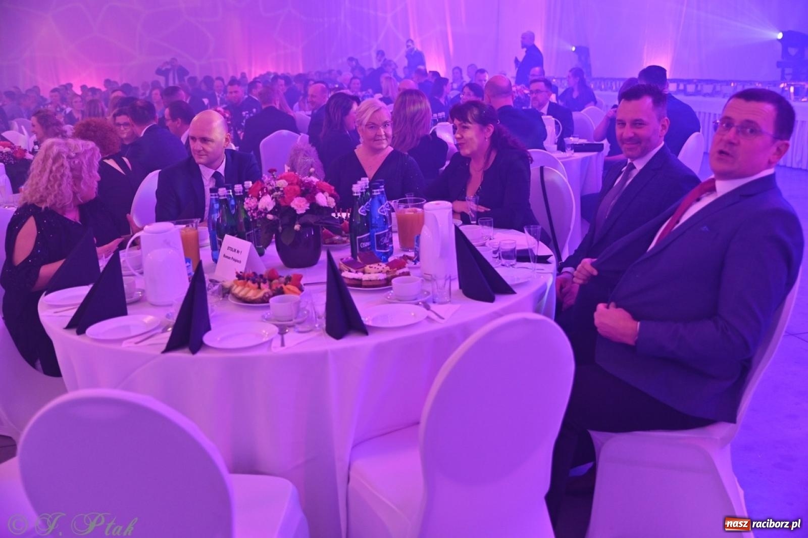 Zdjęcie w galerii na portalu naszraciborz.pl: Gala Przedsiębiorczości w Pietrowicach Wielkich. Statuetki dla lokalnych liderów biznesu wiadomości z regionu