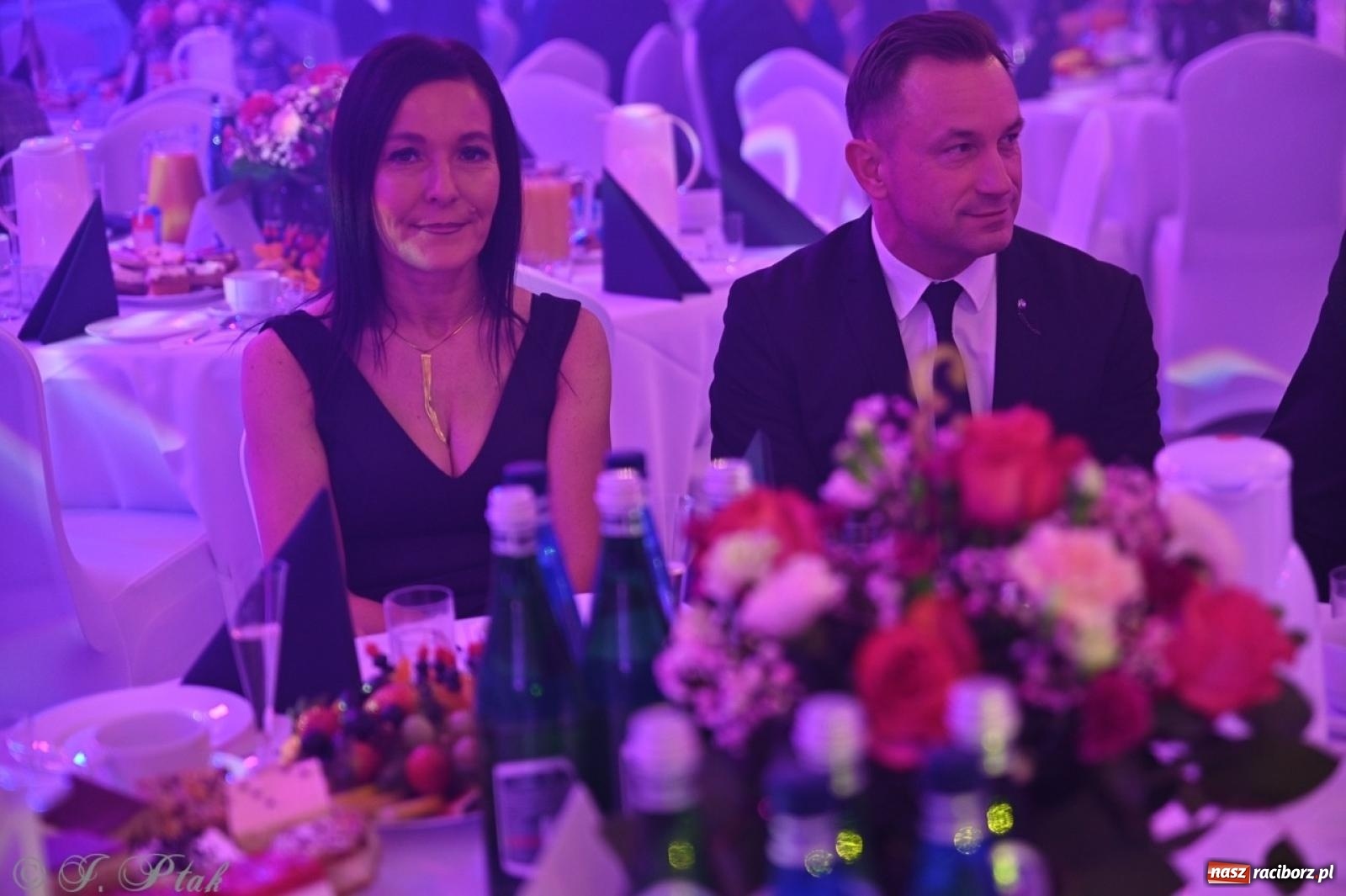 Zdjęcie w galerii na portalu naszraciborz.pl: Gala Przedsiębiorczości w Pietrowicach Wielkich. Statuetki dla lokalnych liderów biznesu wiadomości z regionu