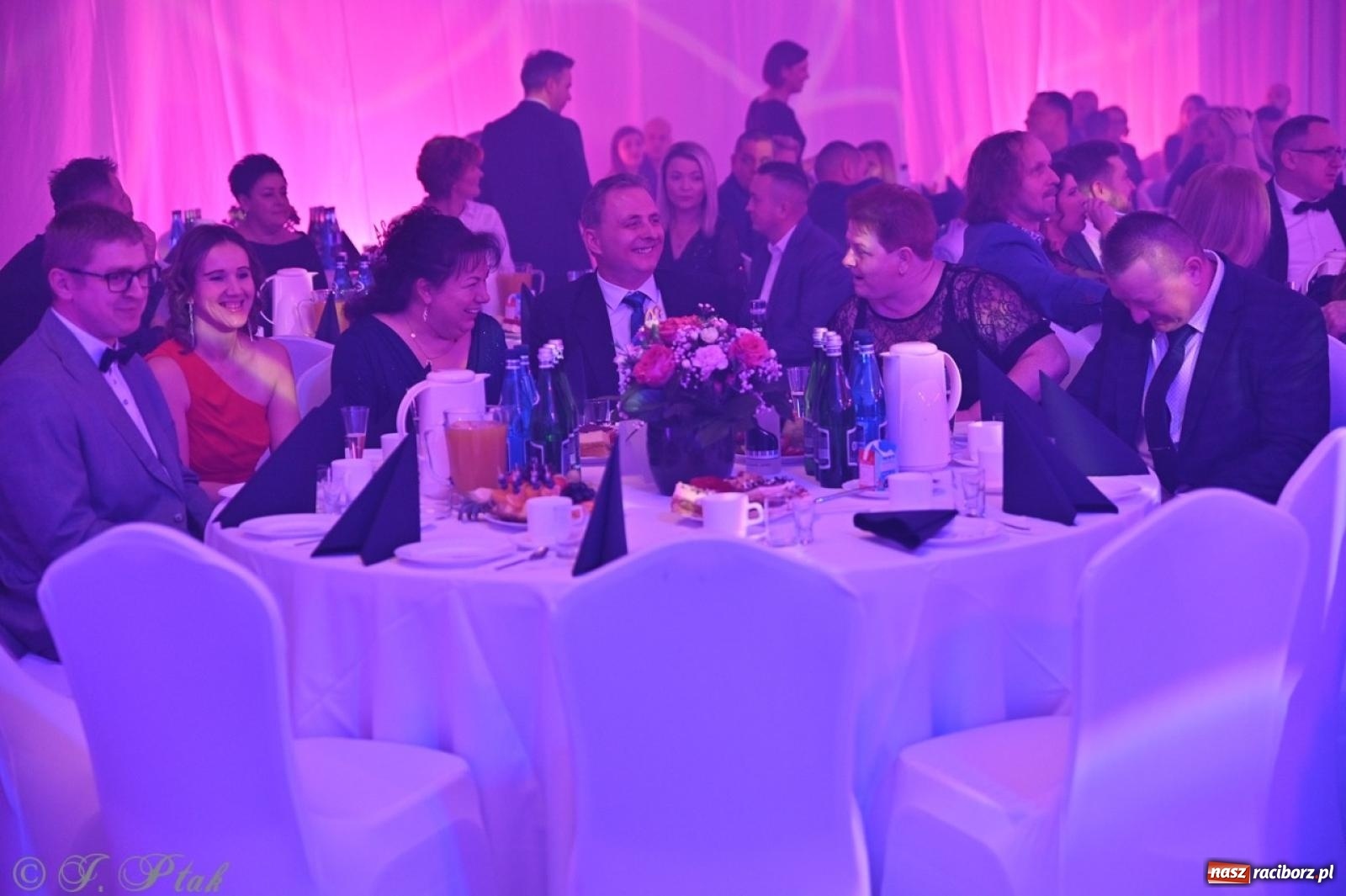 Zdjęcie w galerii na portalu naszraciborz.pl: Gala Przedsiębiorczości w Pietrowicach Wielkich. Statuetki dla lokalnych liderów biznesu wiadomości z regionu