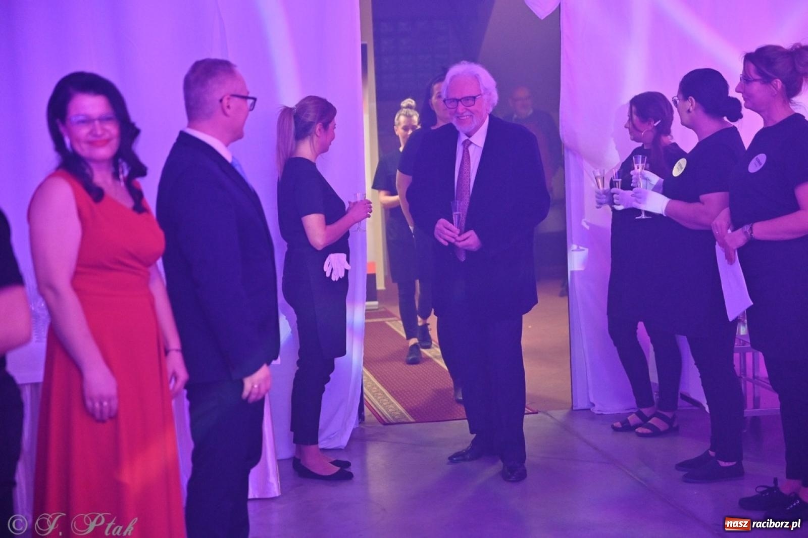 Zdjęcie w galerii na portalu naszraciborz.pl: Gala Przedsiębiorczości w Pietrowicach Wielkich. Statuetki dla lokalnych liderów biznesu wiadomości z regionu