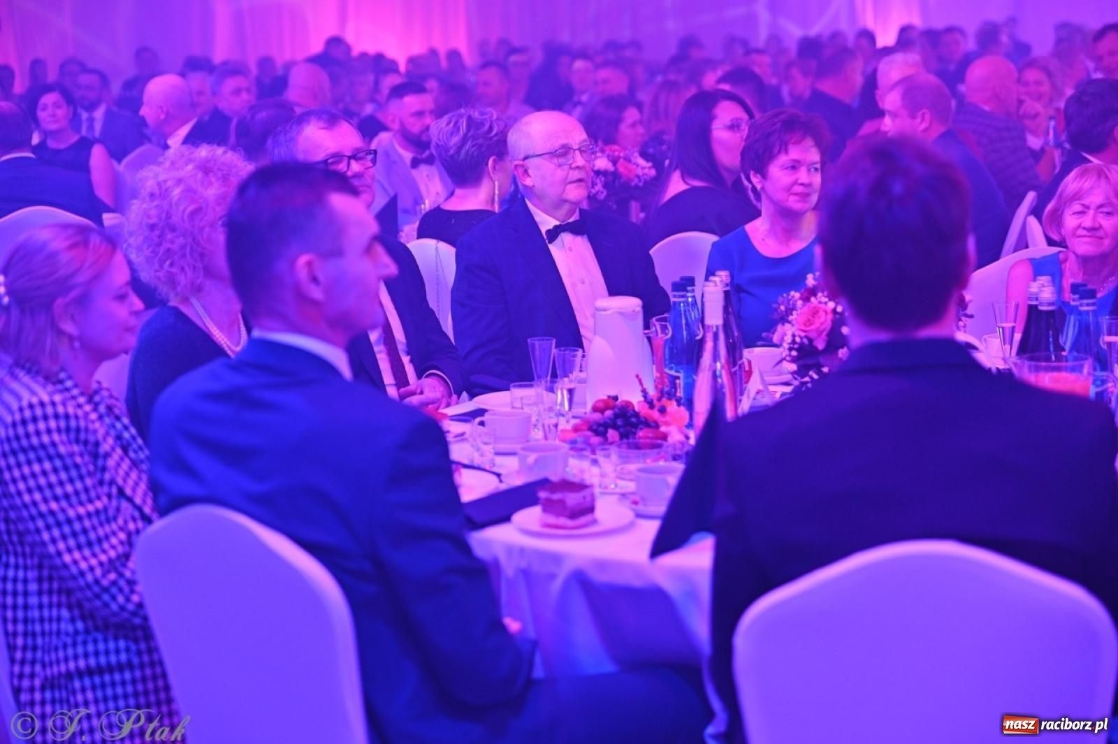 Zdjęcie w galerii na portalu naszraciborz.pl: Gala Przedsiębiorczości w Pietrowicach Wielkich. Statuetki dla lokalnych liderów biznesu wiadomości z regionu