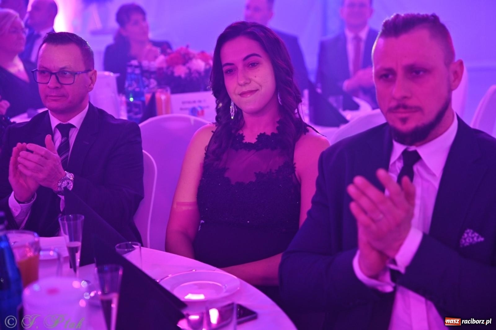 Zdjęcie w galerii na portalu naszraciborz.pl: Gala Przedsiębiorczości w Pietrowicach Wielkich. Statuetki dla lokalnych liderów biznesu wiadomości z regionu