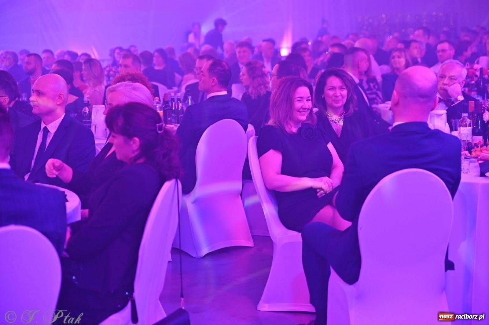 Zdjęcie w galerii na portalu naszraciborz.pl: Gala Przedsiębiorczości w Pietrowicach Wielkich. Statuetki dla lokalnych liderów biznesu wiadomości z regionu